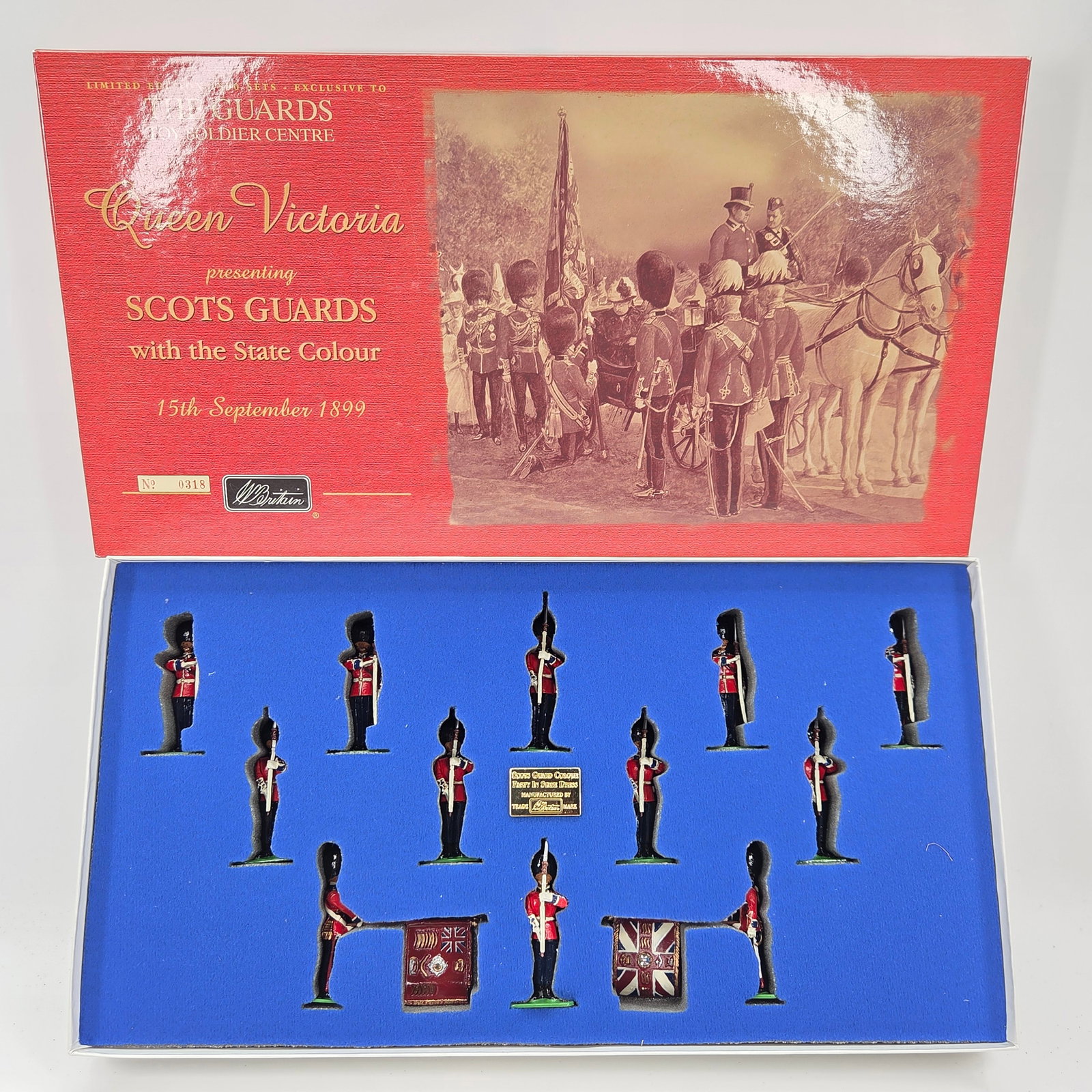 BRITAIN 00215 SCOTS GUARDS COLOUR PARTY IN STATE DRESS 1900: SET REMAINS IN VERY GOOD CONDITION WITH ORIGINAL BOX.