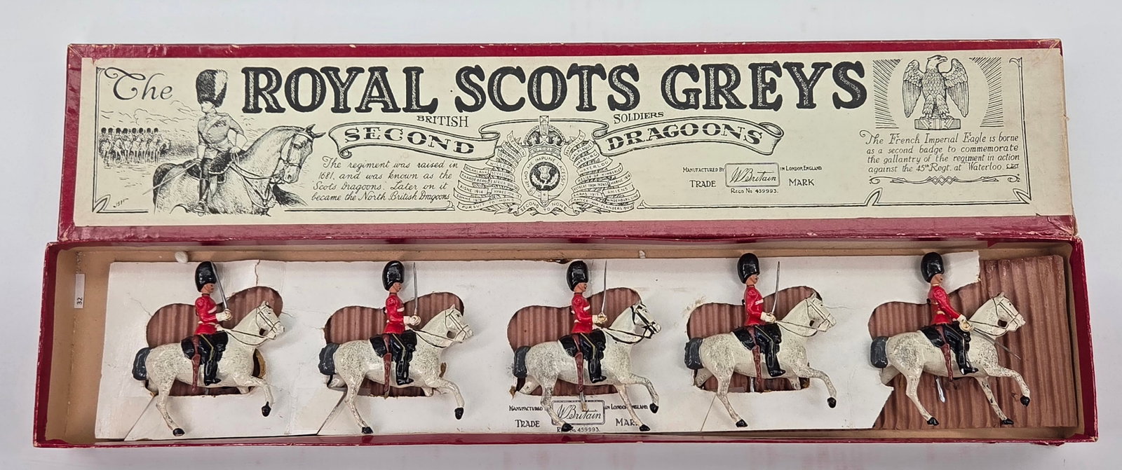VINTAGE BRITAIN NO. 32 SCOTS GREYS: SET REMAINS IN GOOD CONDITION, SHOWING SOME TYPICAL WEAR. BOX REMAINS NICE, SHOWING SOME WEAR. TAPE AND TEARS ON INSERT.