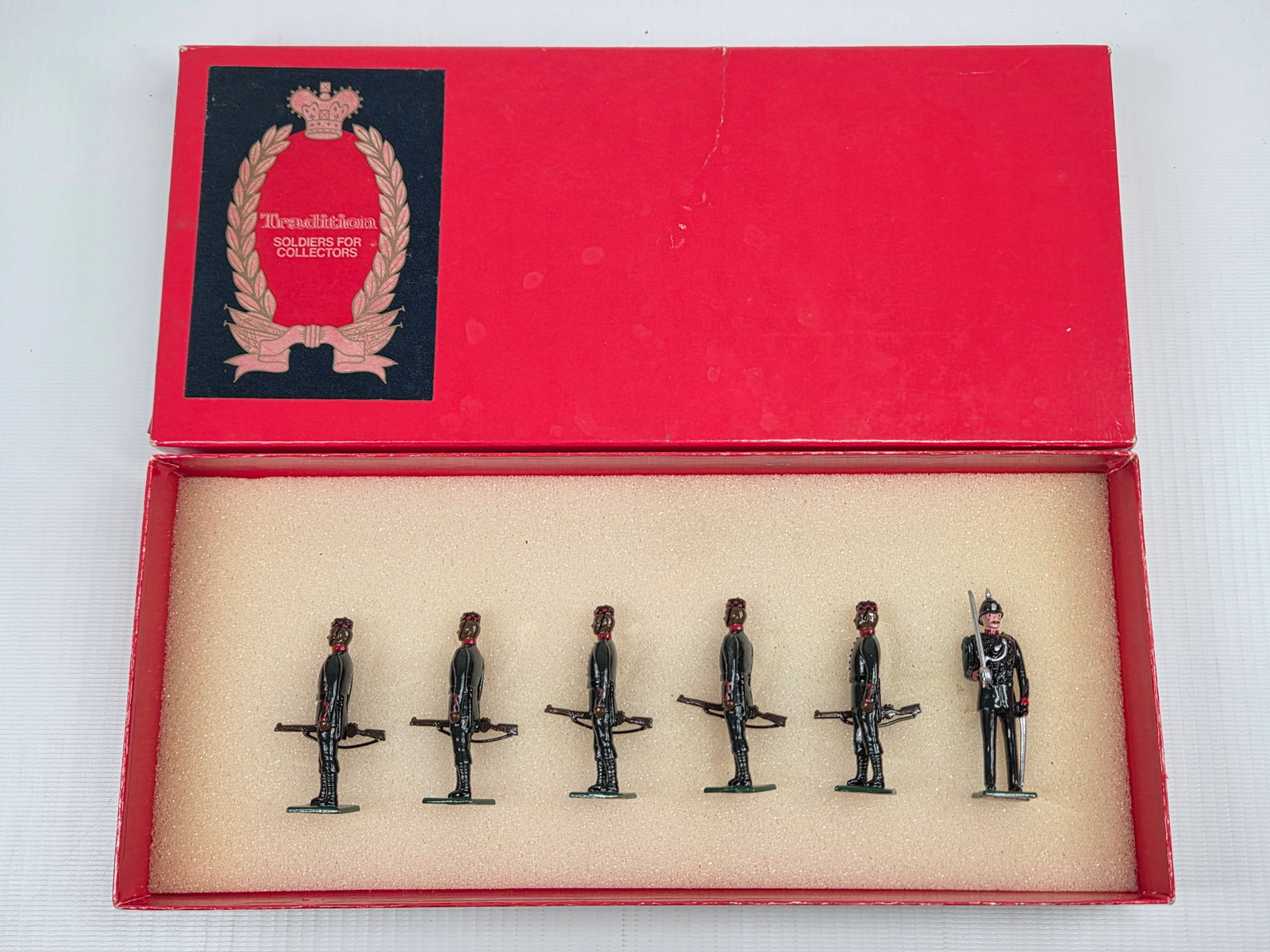 TRADITION SET NO. 20 THE 2ND GURKHA RIFLES: SET REMAINS IN VERY GOOD CONDITION, SHOWING LIGHT WEAR.