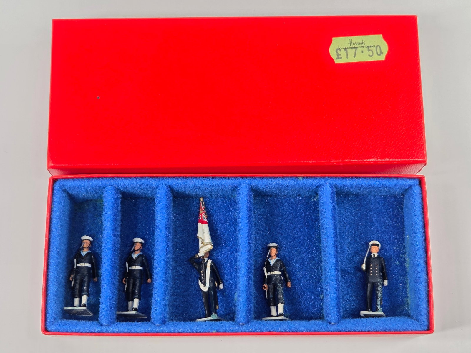 GB LITTLE LEAD SOLDIERS ROYAL NAVY COLOUR SET: SET REMAINS IN GOOD CONDITION WITH BOX.