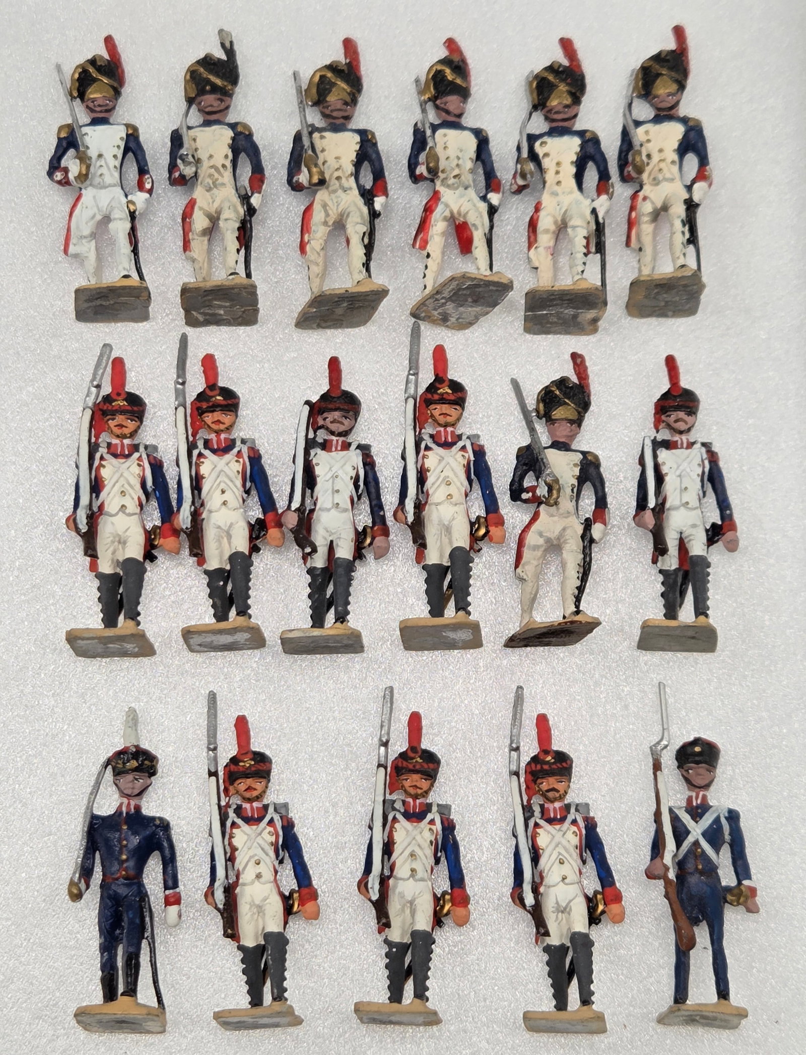 ASSORTED LOT OF MINIATURE HAND PAINTED SOLDIERS (1 of 8)