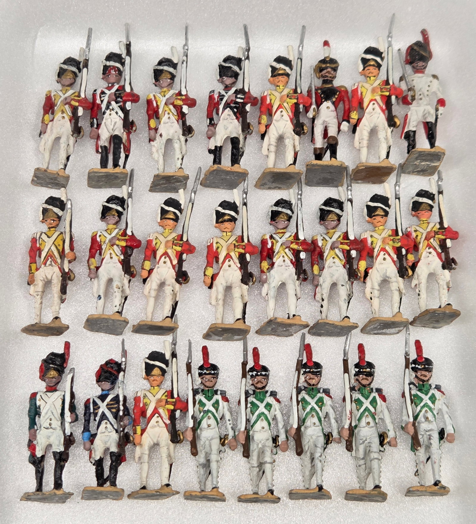 ASSORTED LOT OF MINIATURE HAND PAINTED SOLDIERS: ALL REMAIN IN FAIR TO GOOD CONDITION, SHOWING SOME TYPICAL PAINT / USAGE WEAR.