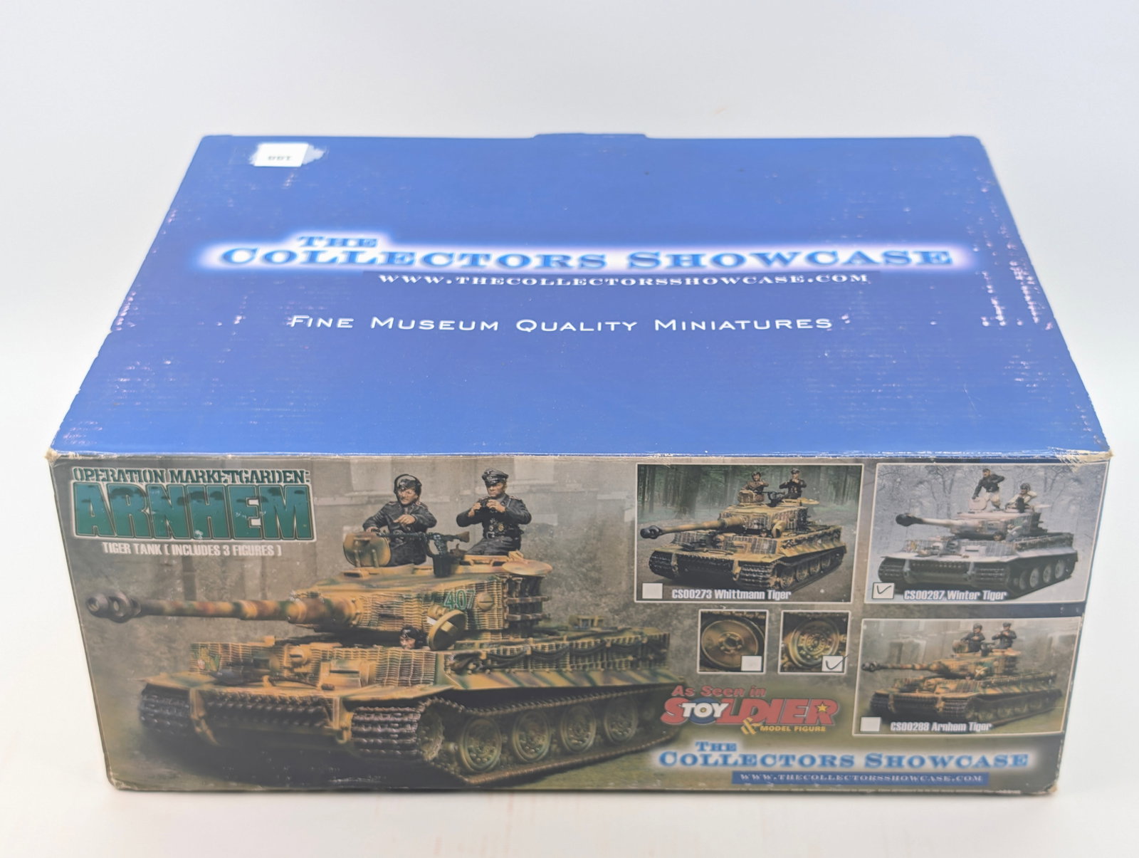 COLLECTORS SHOWCASE TIGER TANK W/ 3 FIGURES (1 of 8)