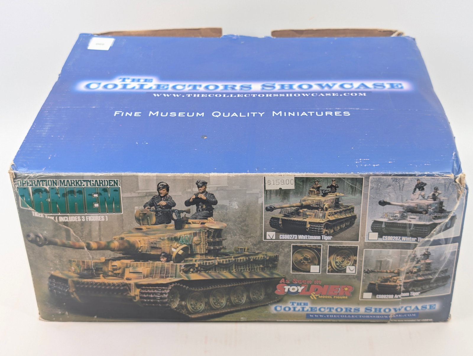 COLLECTORS SHOWCASE TIGER TANK W/ 3 FIGURES (1 of 6)