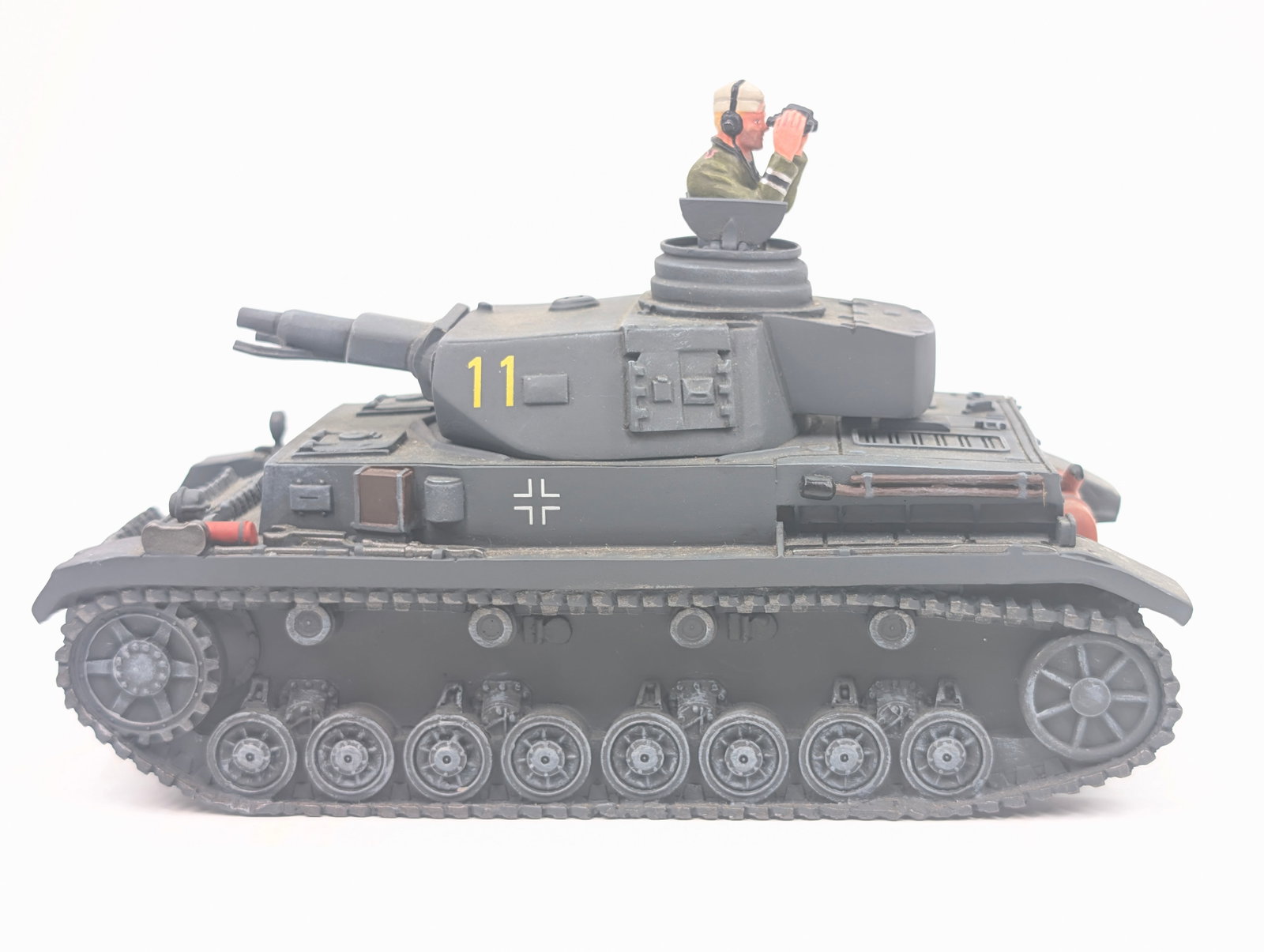 2003 BRITAIN'S 17460 PANZER IV TANK W/ BOX: REMAINS IN GOOD CONDITION, SHOWING SOME LIGHT TYPICAL WEAR.