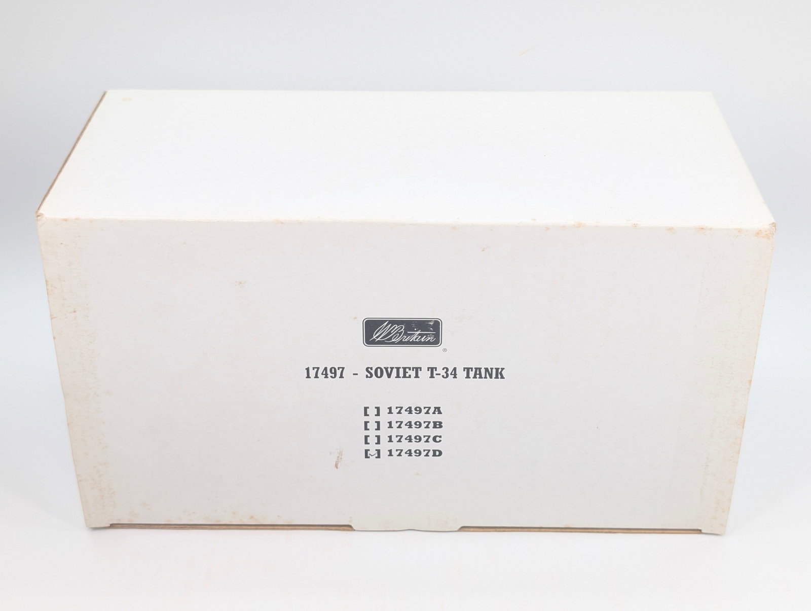 2004 BRITAIN'S 17497 SOVIET T-34 TANK W/ BOX: REMAINS IN GOOD CONDITION, SHOWING SOME LIGHT TYPICAL WEAR.
