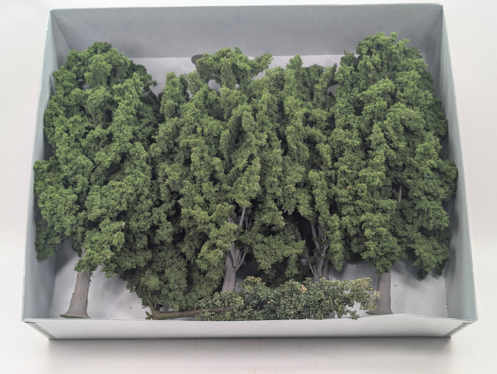 VARIOUS TOY SOLDIER DIORAMA TREES (1 of 5)