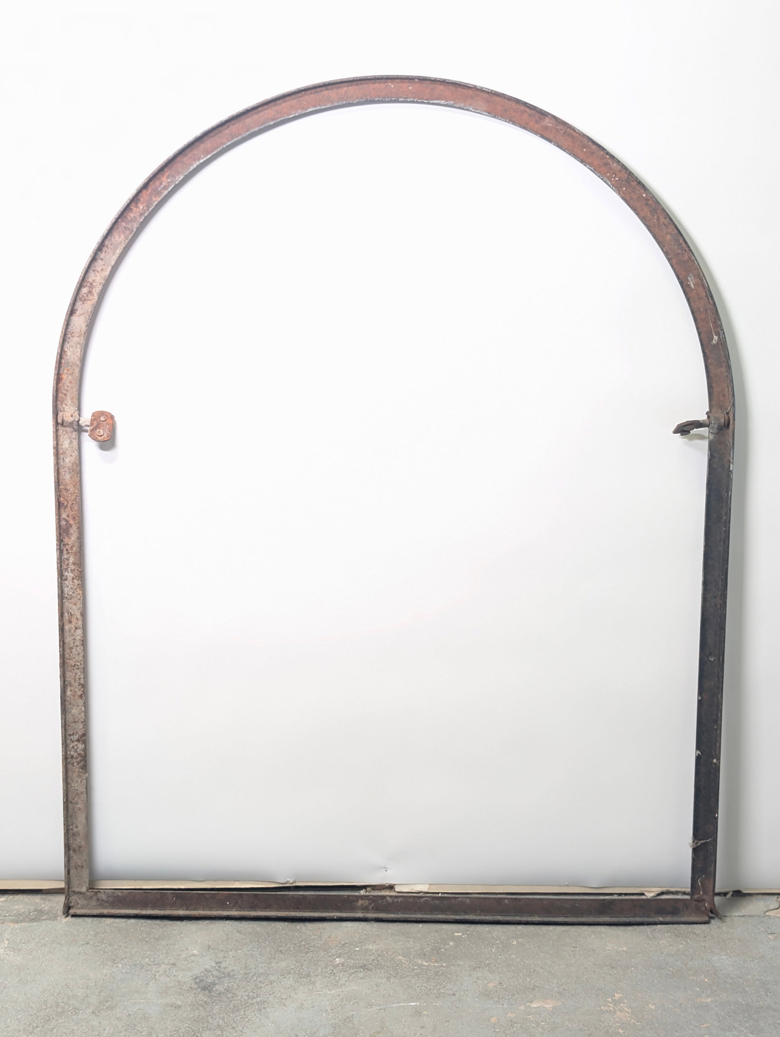 ANTIQUE CAST IRON FRAME BRACKET FOR SIGN (1 of 9)
