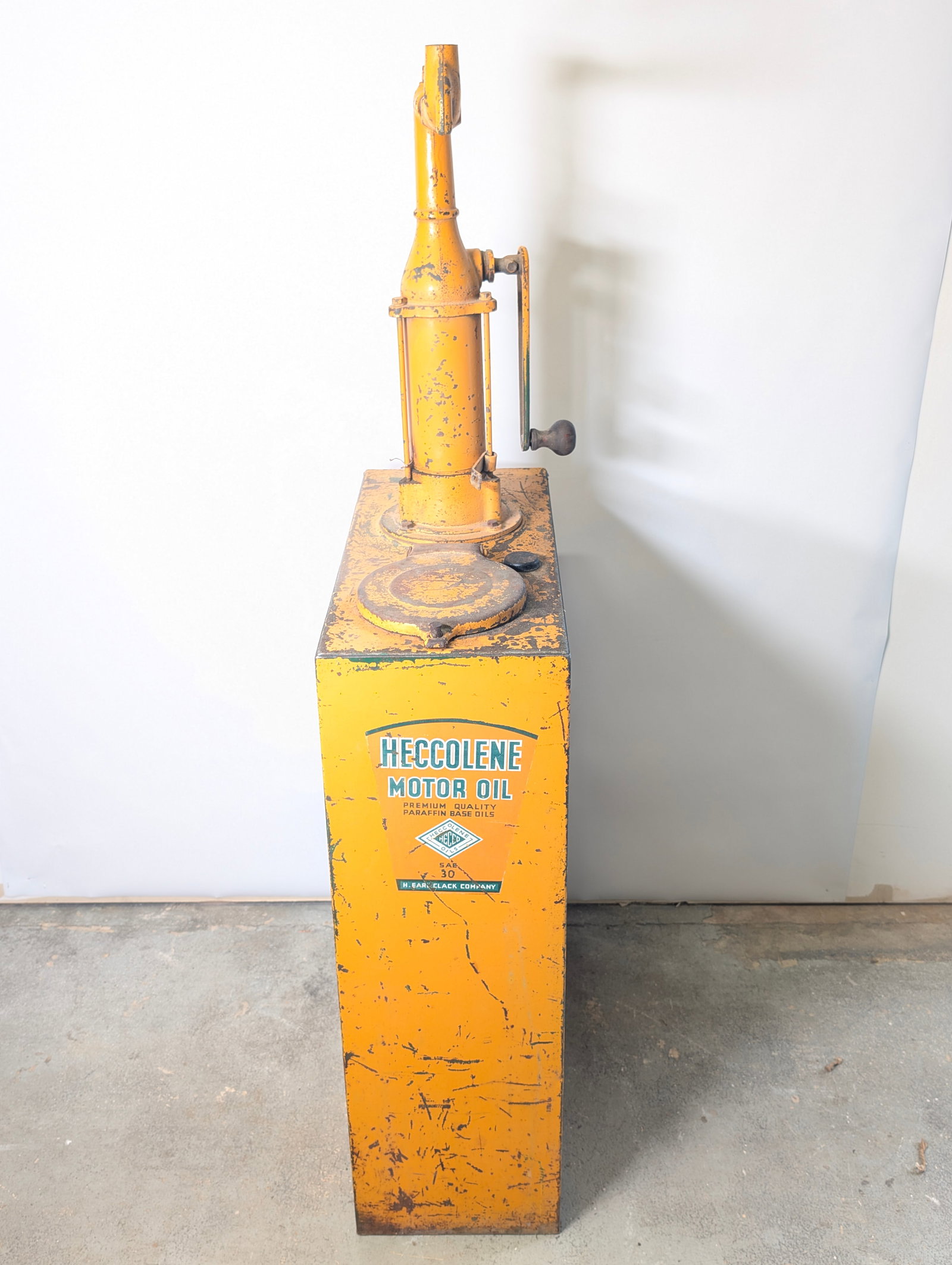 HECCOLENE MOTOR OIL LUBESTER PUMP: REMAINS IN FAIR TO GOOD CONDITION, SHOWING WEAR THROUGHOUT. **PLEASE NOTE** THIS ITEM IS NOT AVAILABLE FOR SHIPPING. PICK UP ONLY PLEASE.