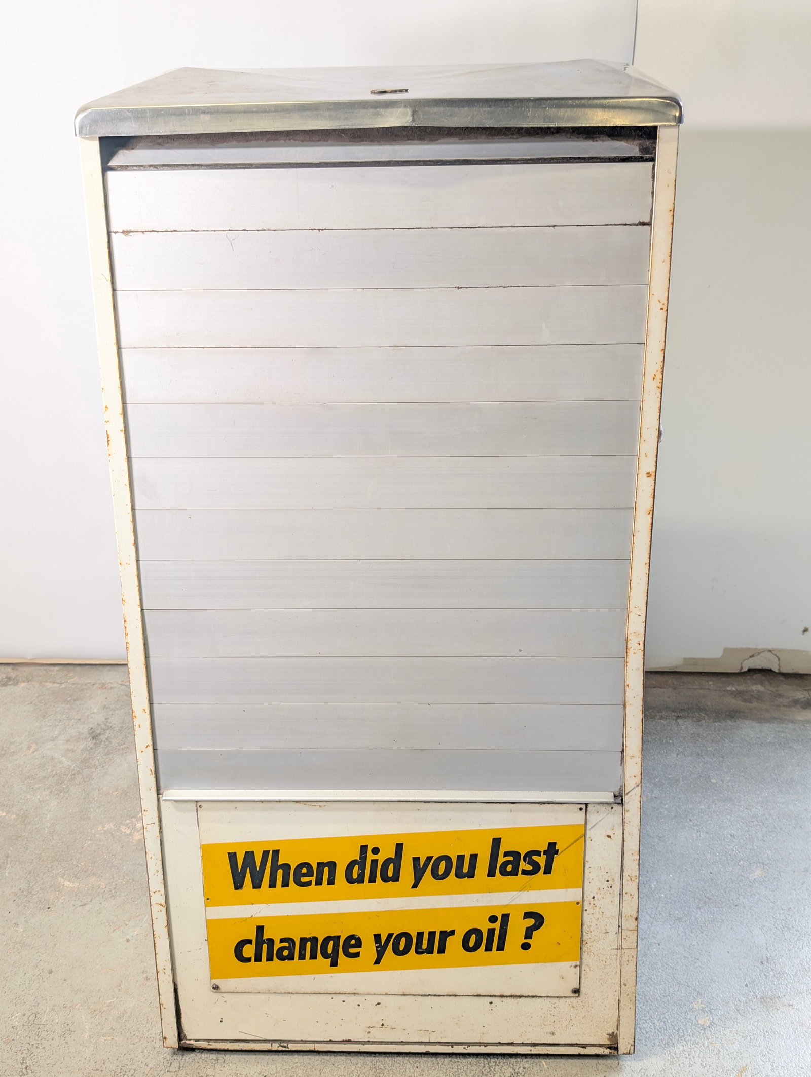 AUTOMOTIVE GARAGE OIL STORAGE BIN: REMAINS IN GOOD CONDITION, SHOWING SOME TYPICAL USAGE WEAR THROUGHOUT. **PLEASE NOTE** THIS ITEM IS NOT AVAILABLE FOR SHIPPING. PICK UP ONLY PLEASE.