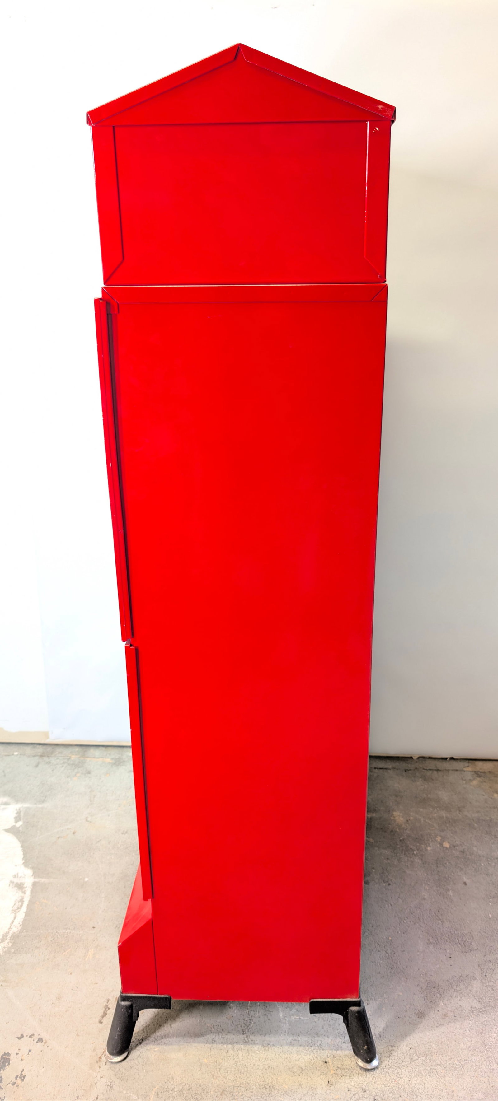 VICTOR 62" MULTI-PANEL GUMBALL VENDING MACHINE - 12