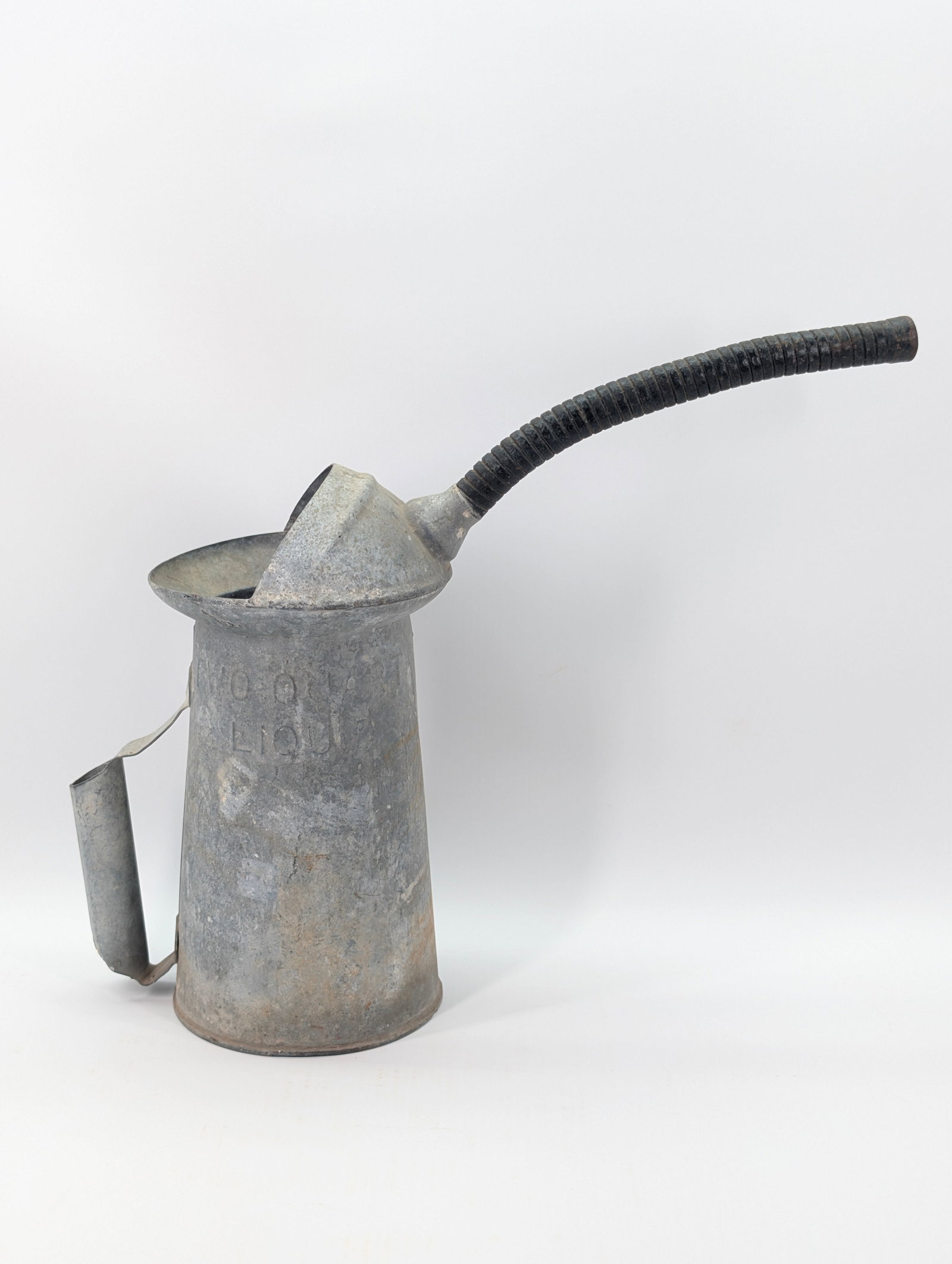 ANTIQUE TWO QUART GALVANIZED OIL CAN W/ GOOSENECK SPOUT: REMAINS IN FAIR TO GOOD CONDITION, SHOWING SOME TYPICAL USAGE WEAR.
