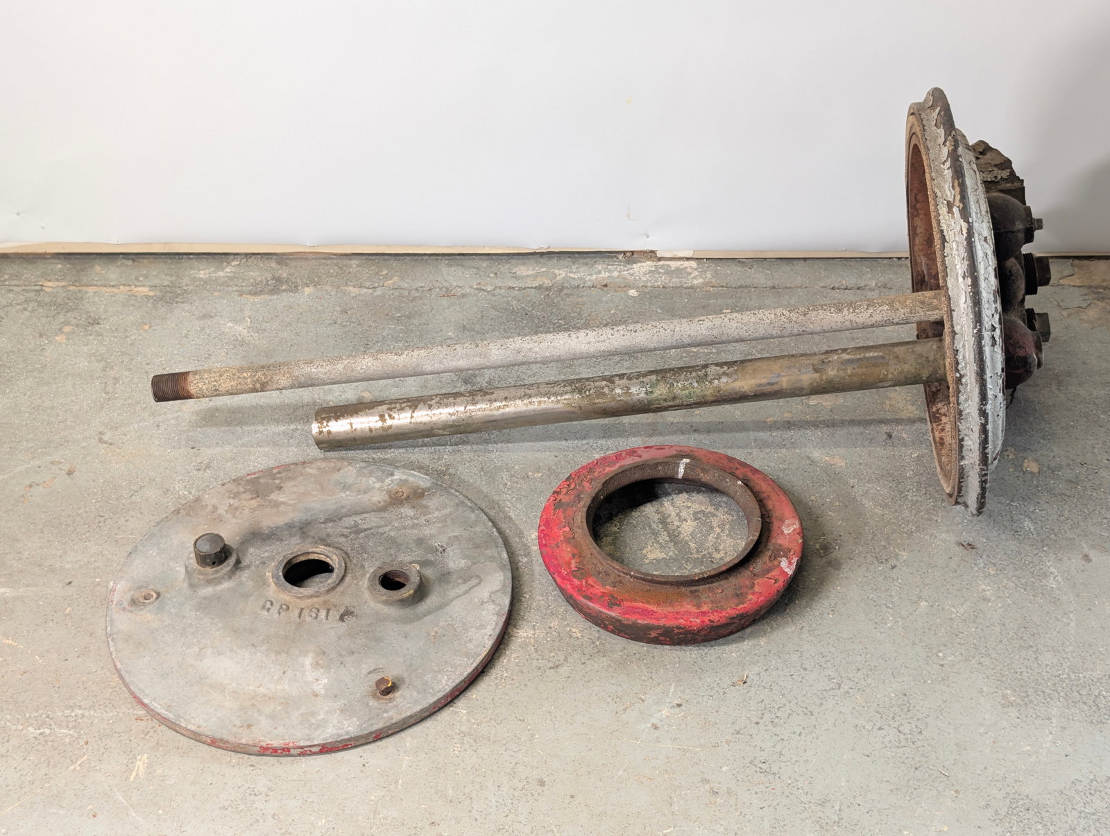 ANTIQUE GAS PUMP PARTS LOT (1 of 6)
