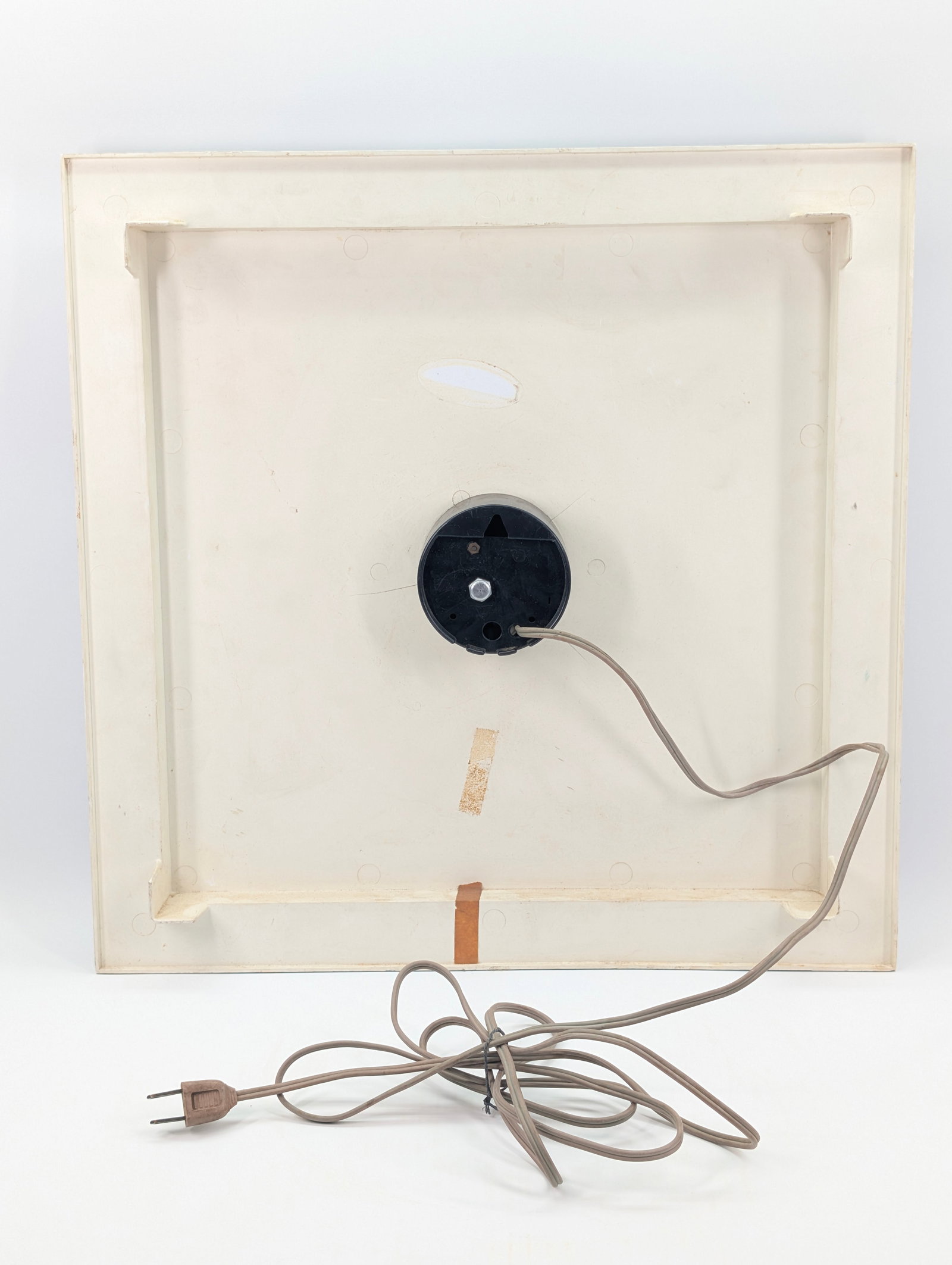 VINTAGE PLASTIC COCA COLA SQUARE CLOCK - 6
