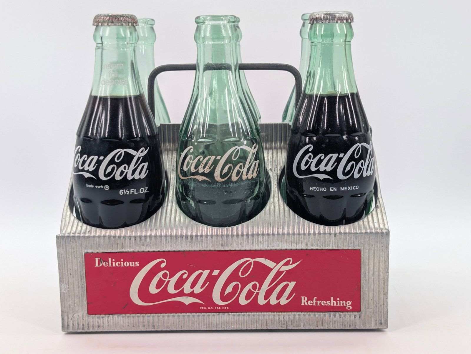 VINTAGE METAL COCA COLA BOTTLE CARRIER W/ BOTTLES (1 of 7)