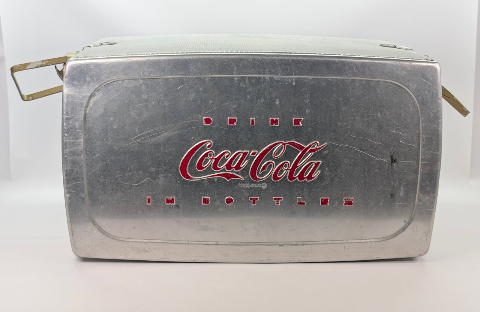 VINTAGE COCA COLA METAL COOLER: REMAINS IN GOOD CONDITION, SHOWING SOME TYPICAL USAGE WEAR. INCLUDES INTERIOR TRAYS. SHOWS PAINT WEAR.