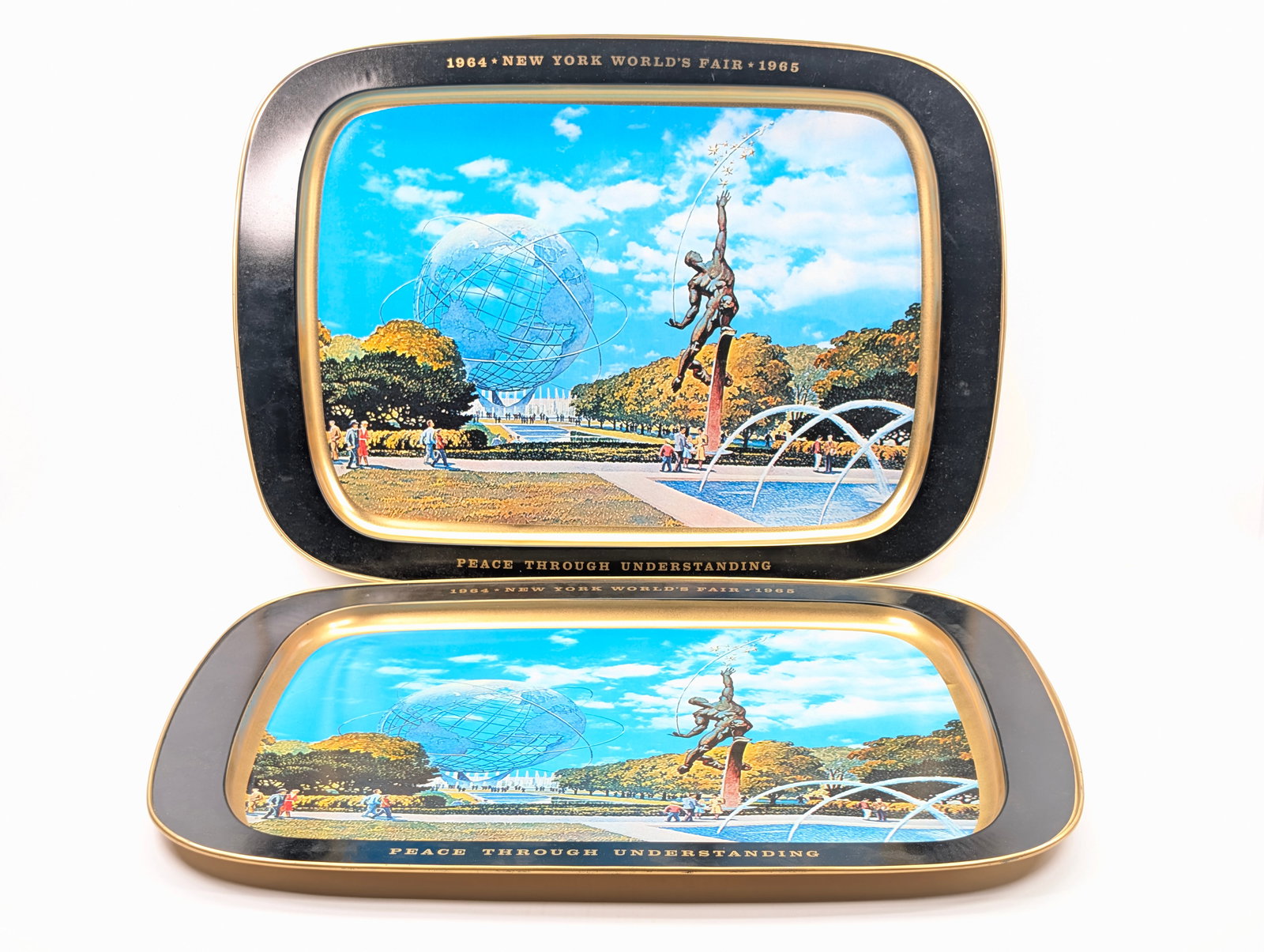 2) NY WORLD'S FAIR METAL SERVING TRAYS (1 of 7)