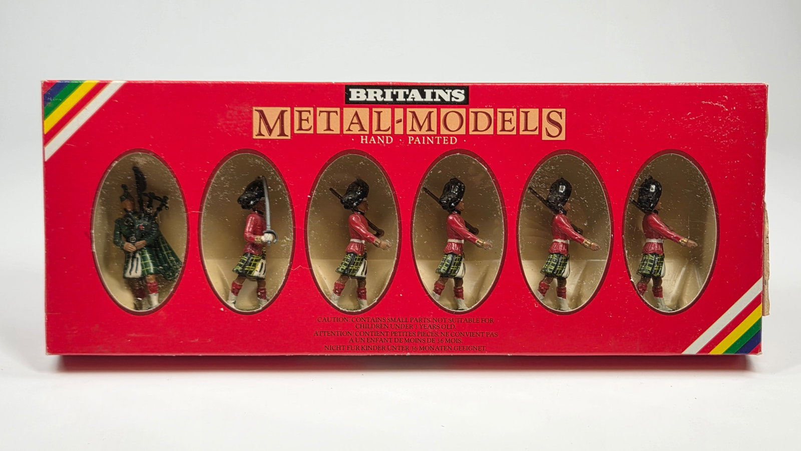BRITAIN 7239 GORDON HIGHLANDER OFFICER PIPER & 5 MEN (1 of 3)
