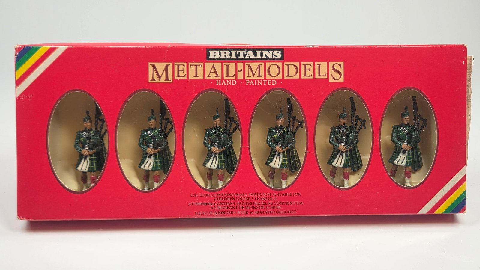 BRITAIN 7242 GORDON HIGHLANDER PIPERS: REMAINS IN VERY GOOD CONDITION WITH BOX.