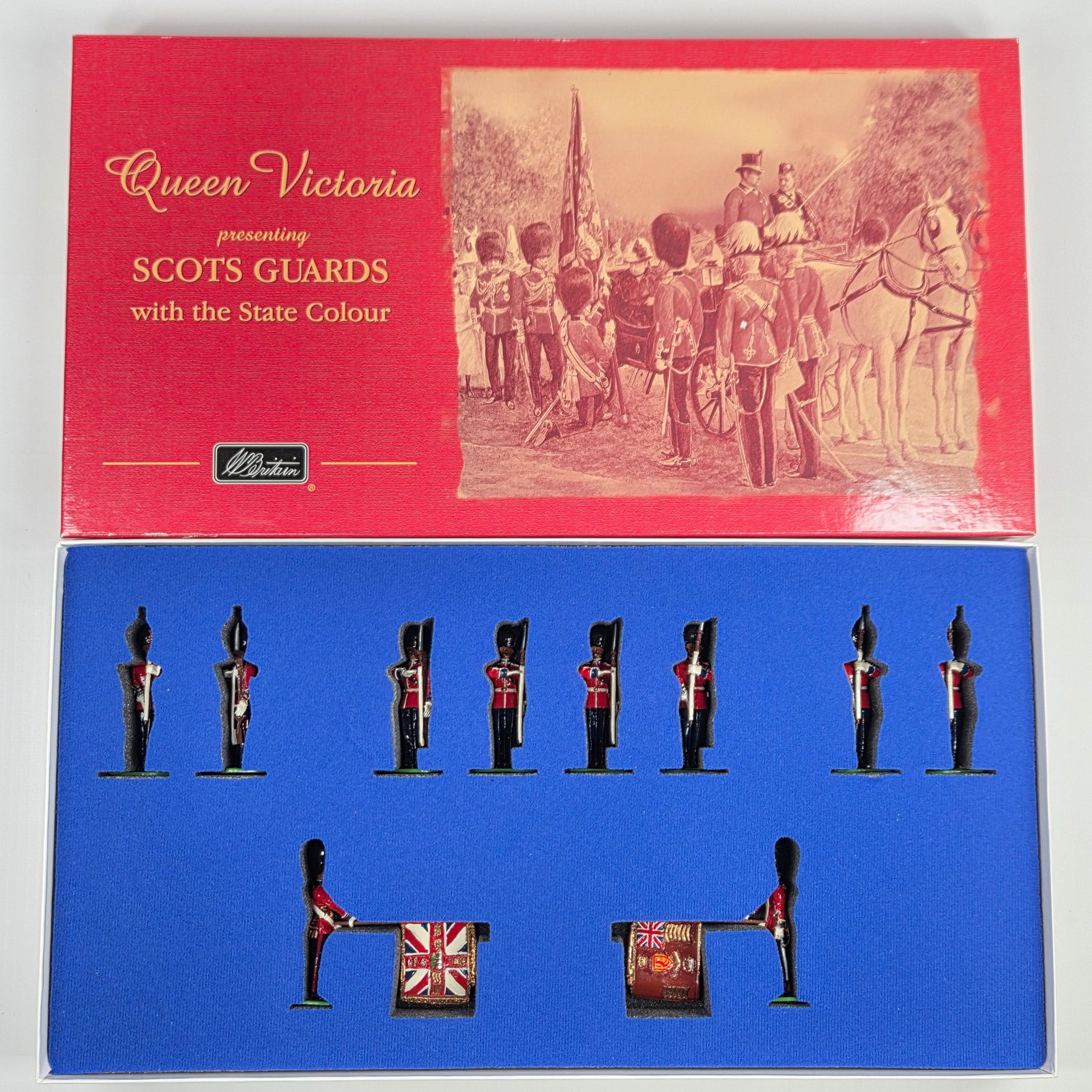 BRITAIN 40206 1ST BATTALION SCOTS GUARDS COLOUR PARTY & ESCORT: REMAINS IN VERY GOOD CONDITION WITH BOX.