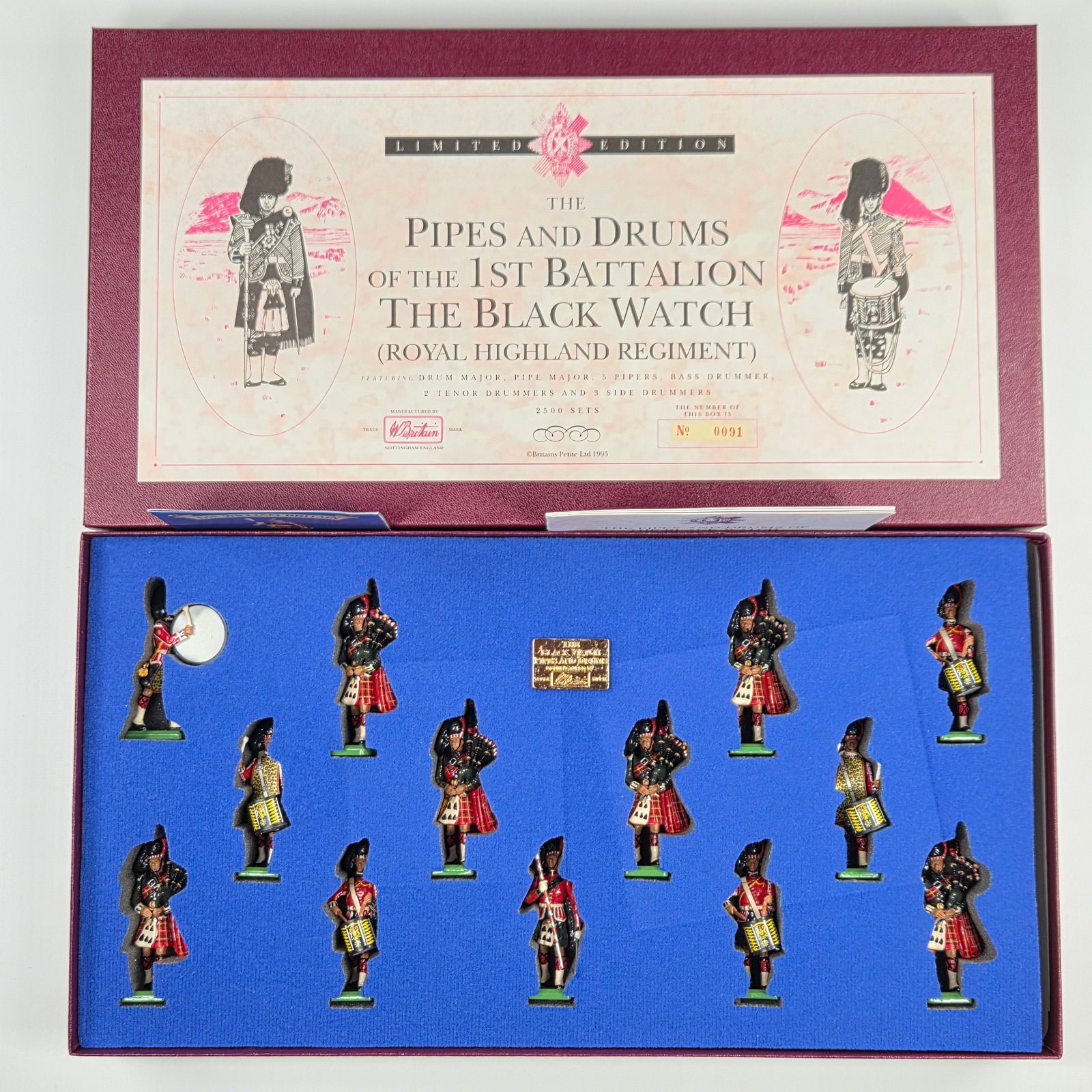 BRITAIN THE PIPES & DRUMS OF THE 1ST BATTALION BLACK WATCH: REMAINS IN VERY GOOD CONDITION WITH BOX.