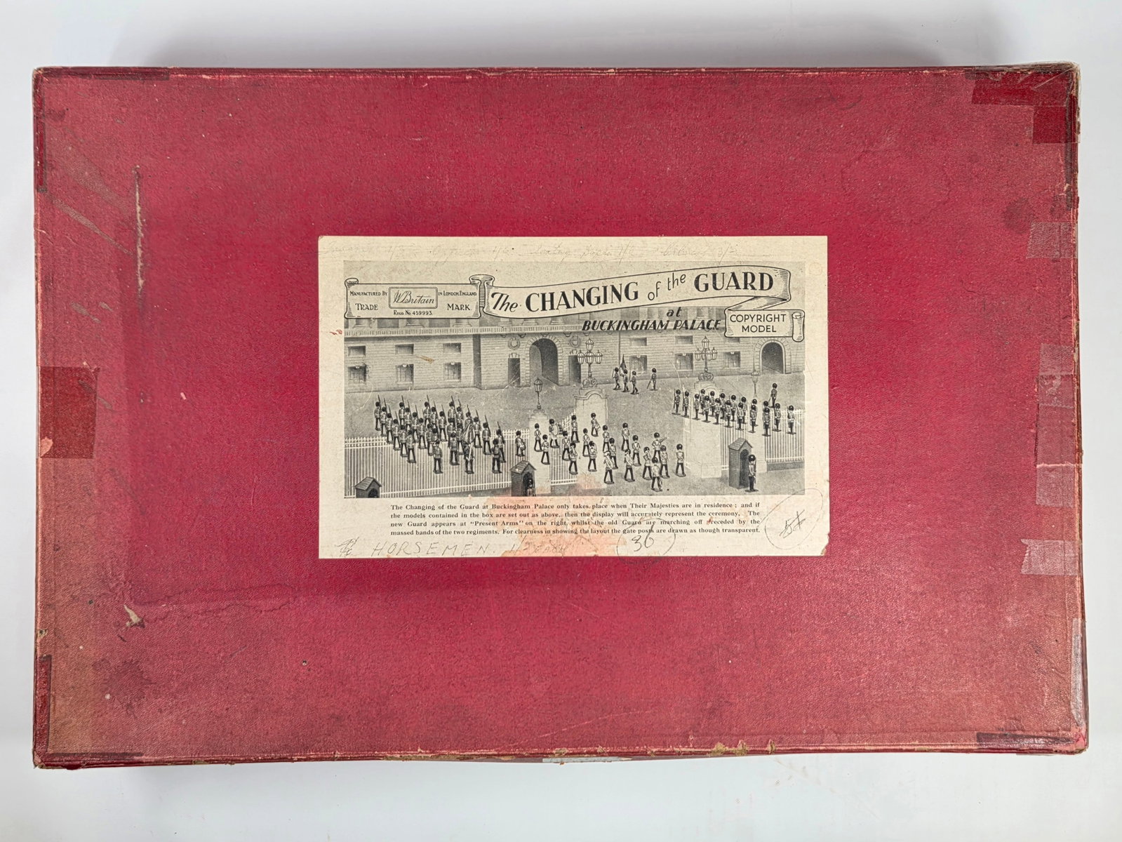VINTAGE BRITAIN DISPLAY SET 1555 CHANGING OF THE GUARD (1 of 14)