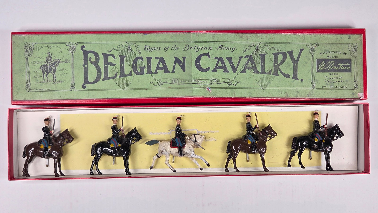 VINTAGE BRITAIN 190 BELGIAN CAVALRY: SET REMAINS IN GOOD CONDITION, SHOWING SOME TYPICAL PAINT WEAR. CUSTOM BOX.