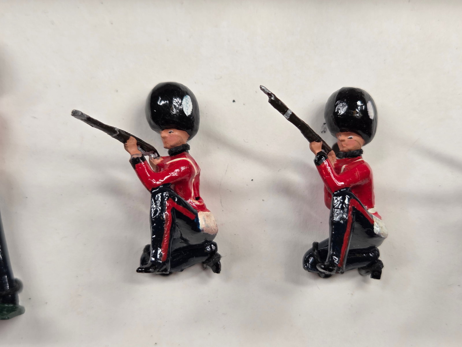 VINTAGE BRITAIN COLDSTREAM GUARDS SET - 3