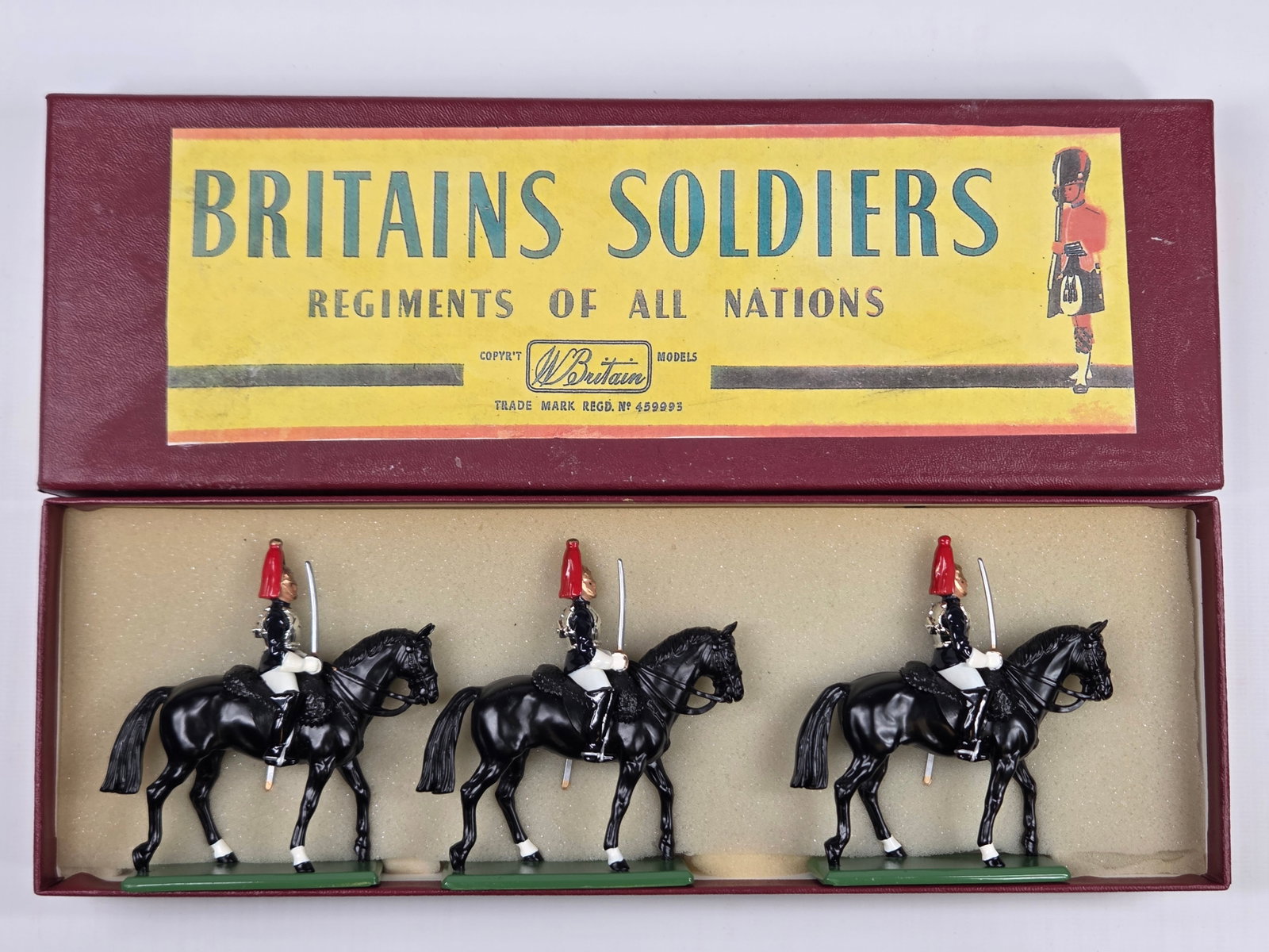 VINTAGE BRITAIN 1336 ROYAL HORSE GUARD MOUNTED (1 of 4)