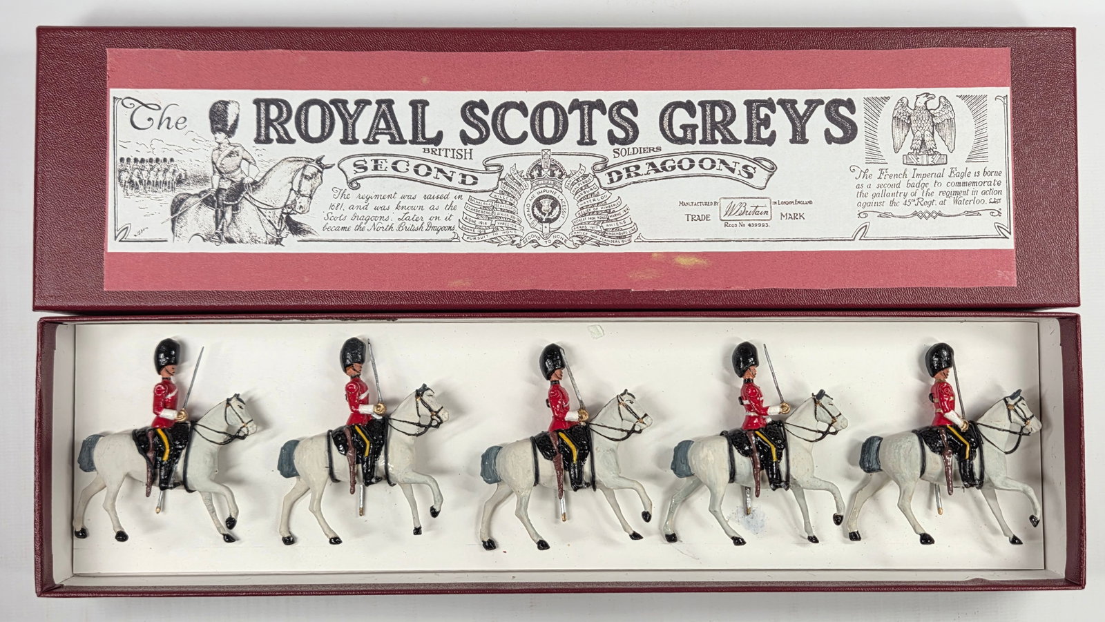 VINTAGE BRITAIN 1607 ROYAL SCOTS GREYS: SET REMAINS IN GOOD CONDITION, SHOWING SOME TYPICAL PAINT WEAR. CUSTOM BOX.