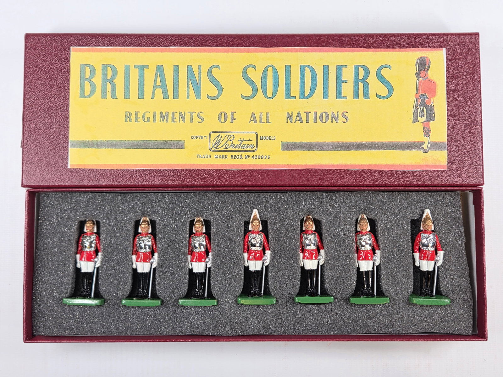 VINTAGE BRITAIN 2069 LIFEGUARDS AT ATTENTION: SET REMAINS IN GOOD CONDITION, SHOWING SOME PAINT WEAR. CUSTOM BOX.