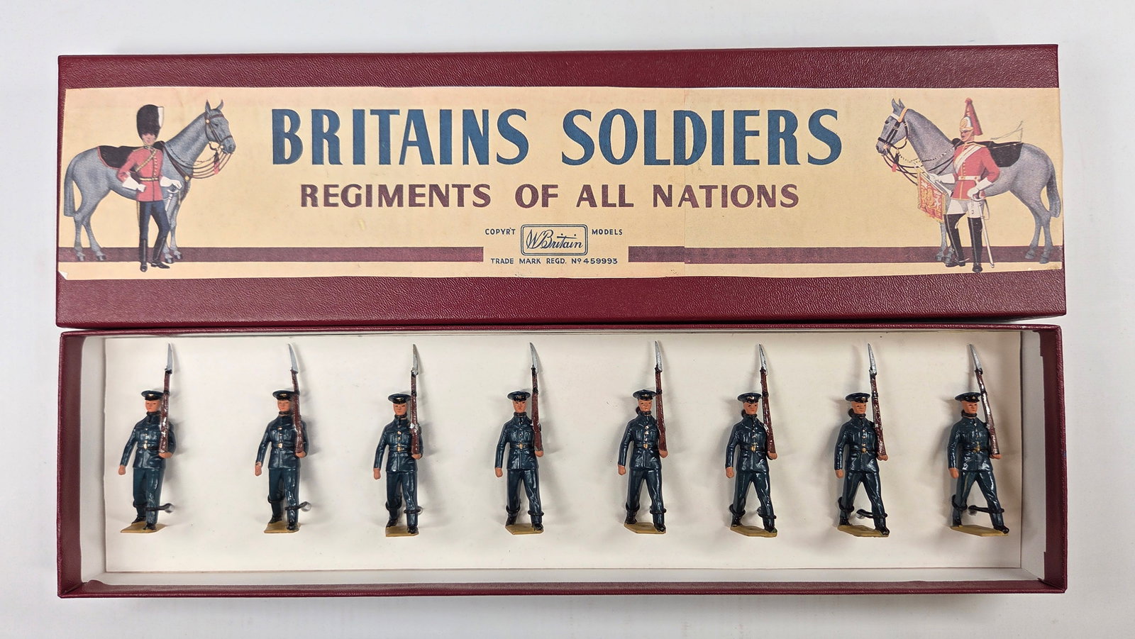 VINTAGE BRITAIN 2093 ROYAL AIR FORCE: SET REMAINS IN GOOD CONDITION, SHOWING SOME PAINT WEAR. CUSTOM BOX.
