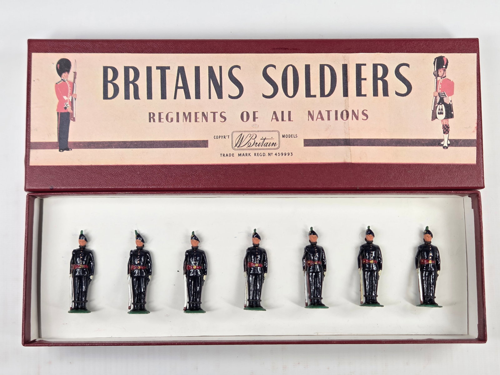 VINTAGE BRITAIN 2090 ROYAL IRISH FUSILIERS (1 of 5)