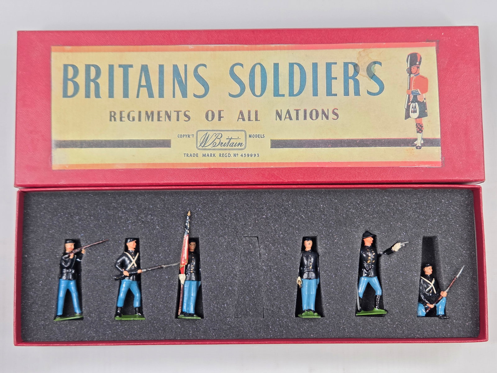 VINTAGE BRITAIN 2542 UNION INFANTRY: SET REMAINS IN GOOD CONDITION, SHOWING SOME PAINT WEAR. CUSTOM BOX.