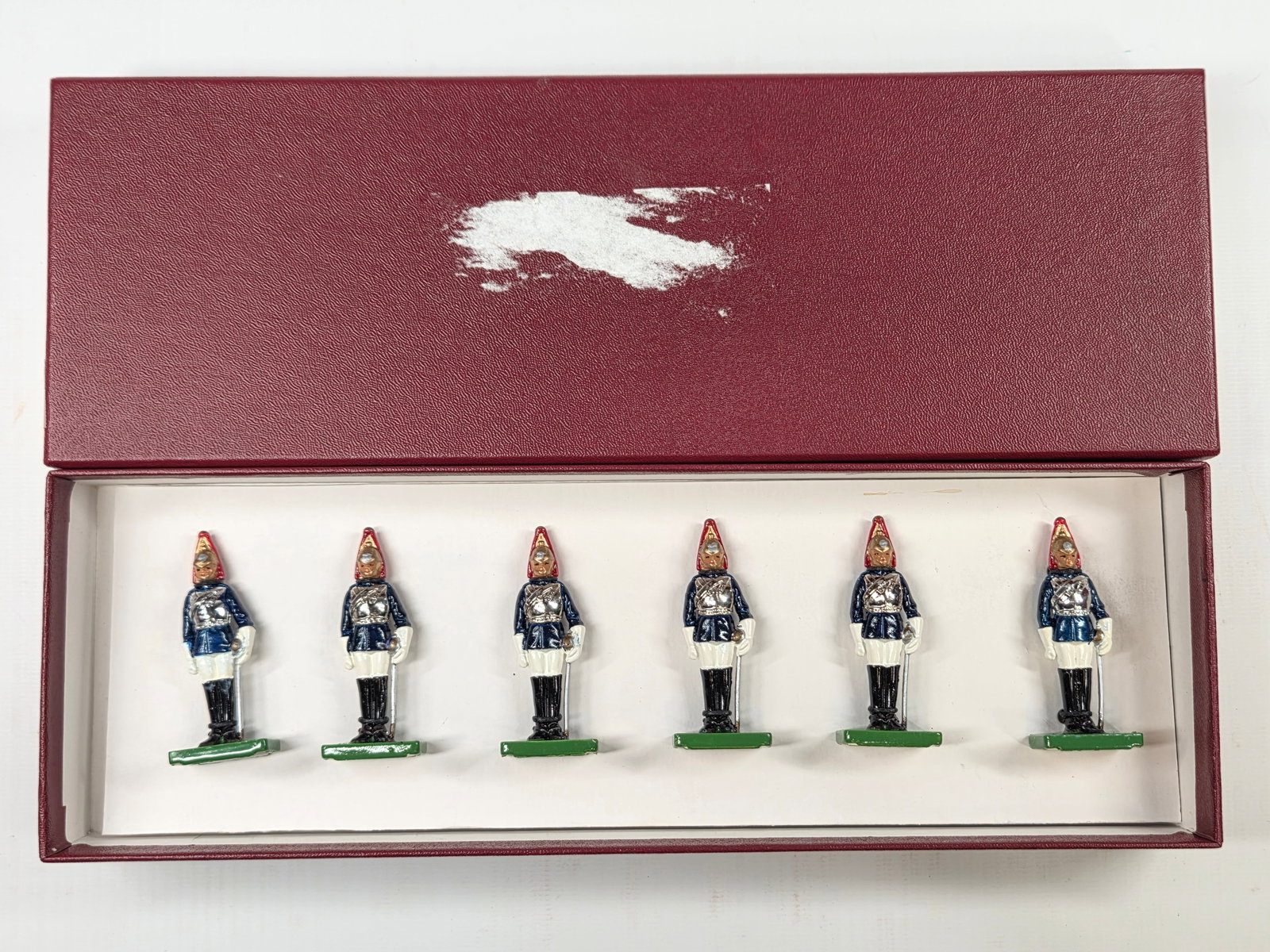VINTAGE BRITAIN 5947 BLUES & ROYALS TROOPERS: SET REMAINS IN GOOD CONDITION, SHOWING SOME PAINT WEAR. CUSTOM BOX.