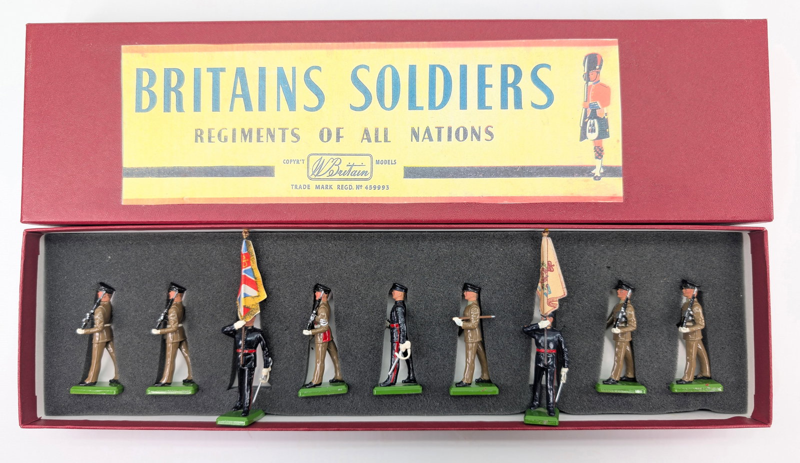 VINTAGE BRITAIN CHESHIRE REGIMENT W/ COLOURS: SET REMAINS IN GOOD CONDITION, SHOWING SOME PAINT WEAR. CUSTOM BOX.