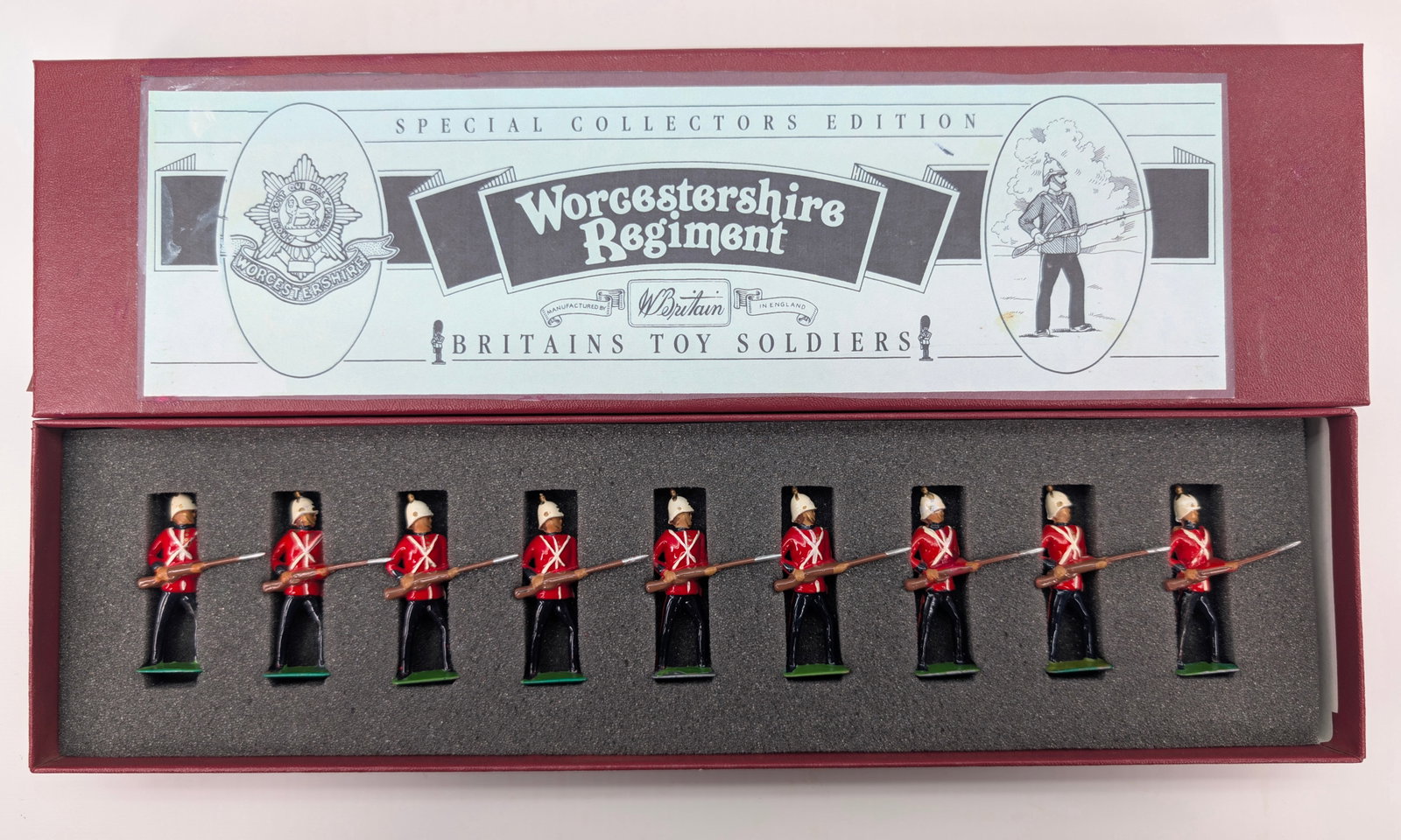 VINTAGE BRITAIN 8802 WORCESTERSHIRE REGIMENT: SET REMAINS IN GOOD CONDITION, SHOWING SOME PAINT WEAR. CUSTOM BOX.