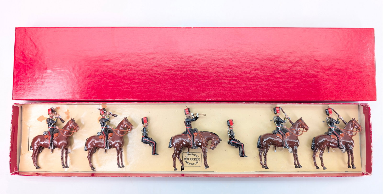 WM HOCKER NO. 39 ROYAL HORSE BATTERY: SET REMAINS IN GOOD CONDITION, SHOWING SOME TYPICAL WEAR. CUSTOM BOX.