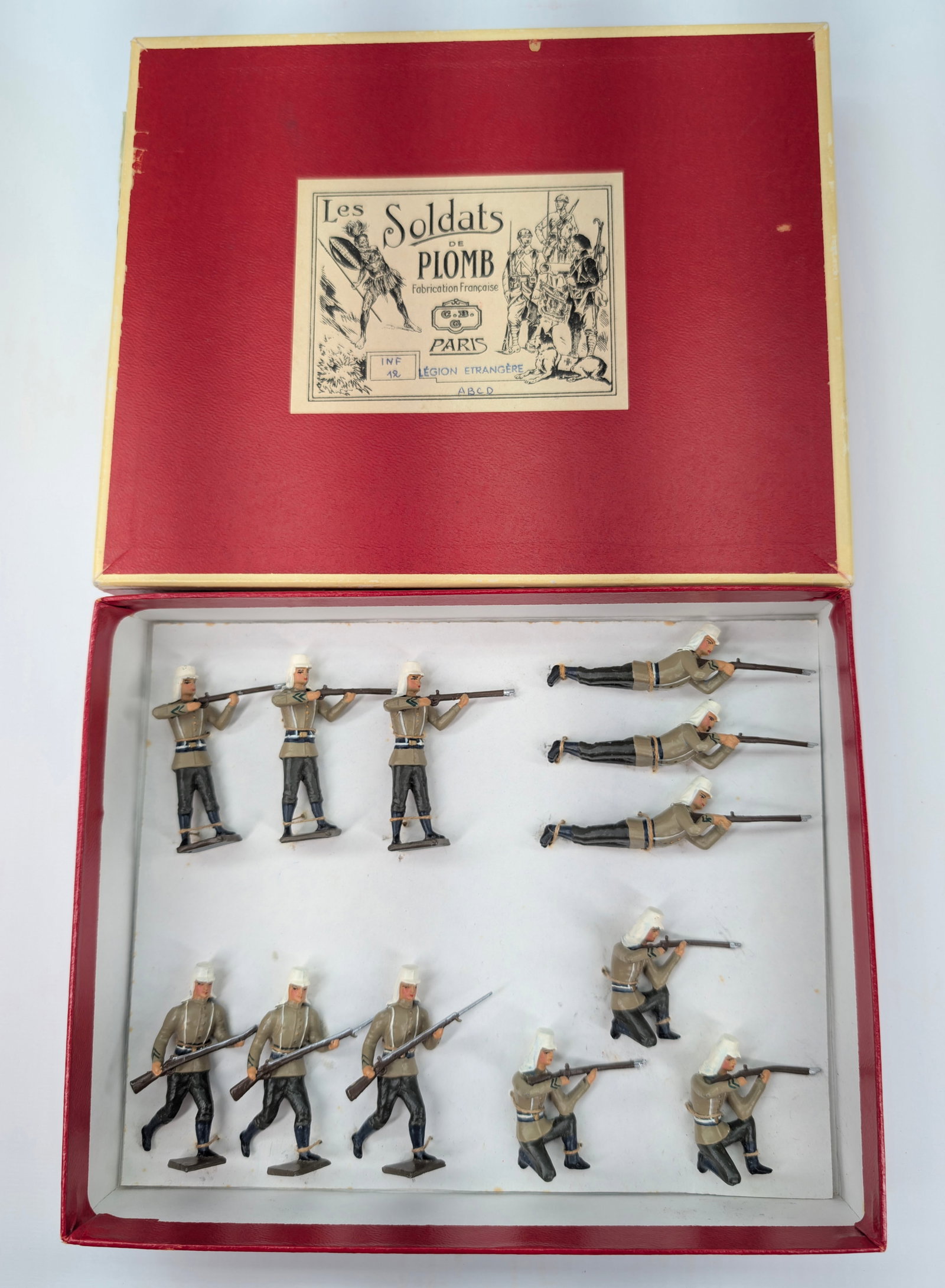 C.B.G. MIGNOT LEGION ETRANGERE: SET REMAINS IN GOOD CONDITION, SHOWING SOME LIGHT TYPICAL WEAR.