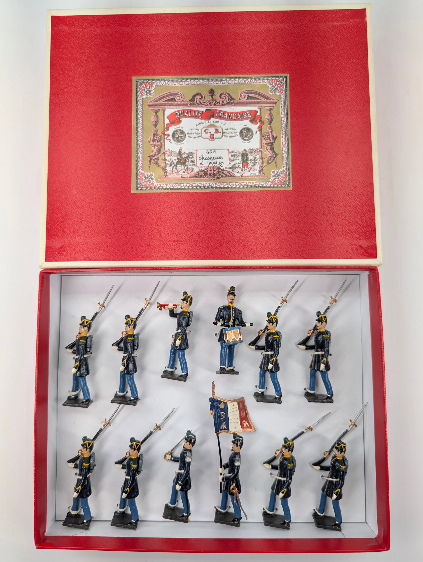 C.B.G. MIGNOT MED CHASSEURS: SET REMAINS IN GOOD CONDITION, SHOWING SOME LIGHT TYPICAL WEAR.