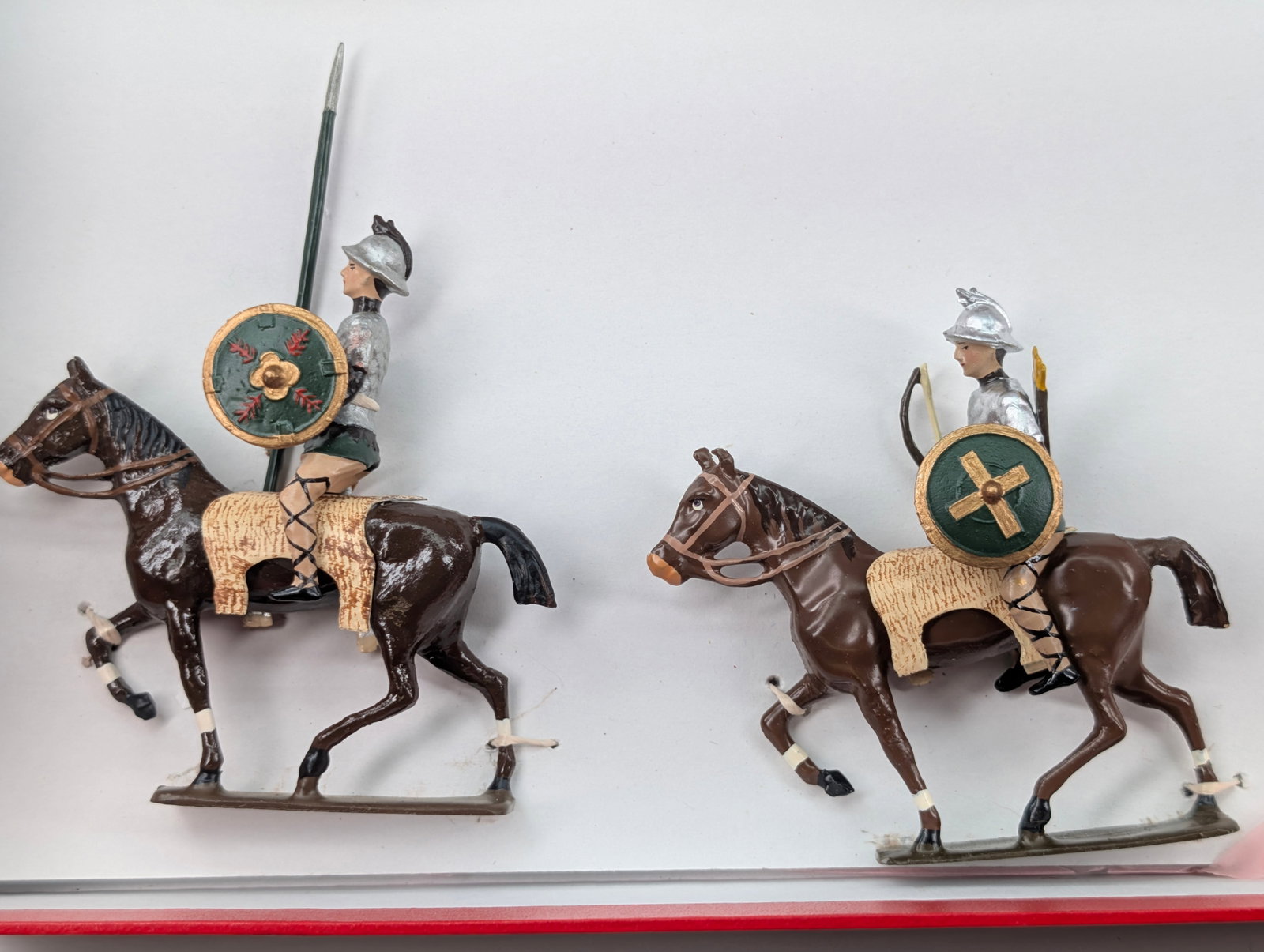C.B.G. MIGNOT MOUNTED KNIGHT SET - 5