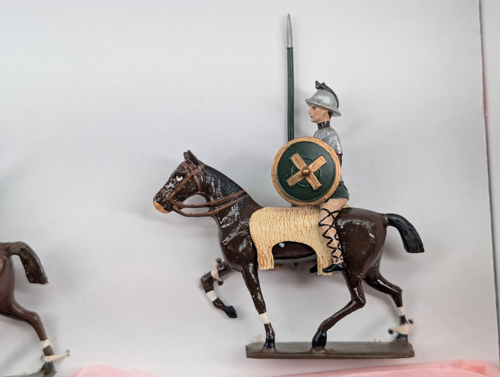 C.B.G. MIGNOT MOUNTED KNIGHT SET - 6