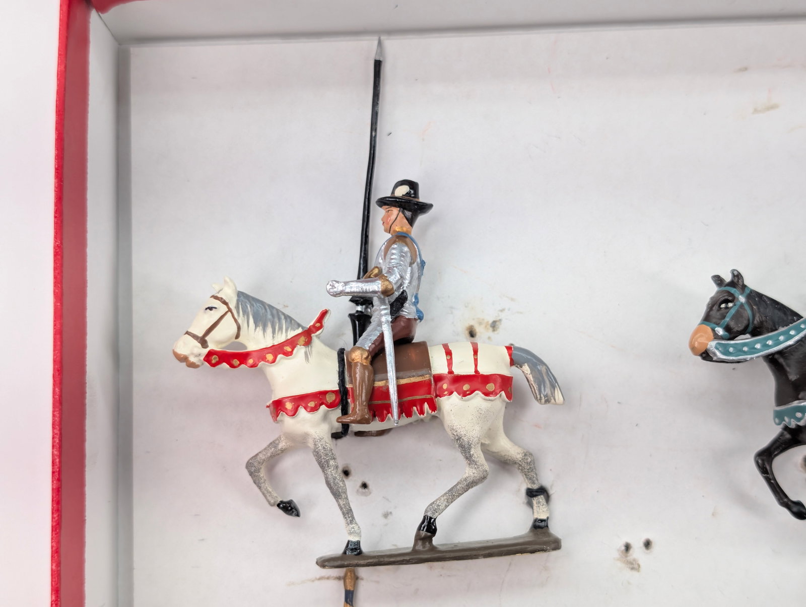 C.B.G. MIGNOT MOUNTED KNIGHT SET - 2