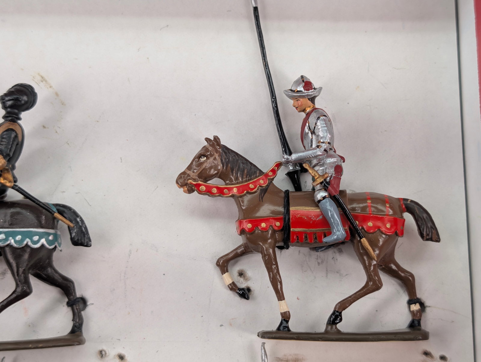 C.B.G. MIGNOT MOUNTED KNIGHT SET - 4