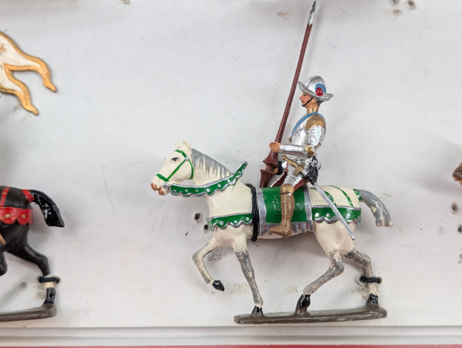 C.B.G. MIGNOT MOUNTED KNIGHT SET - 6