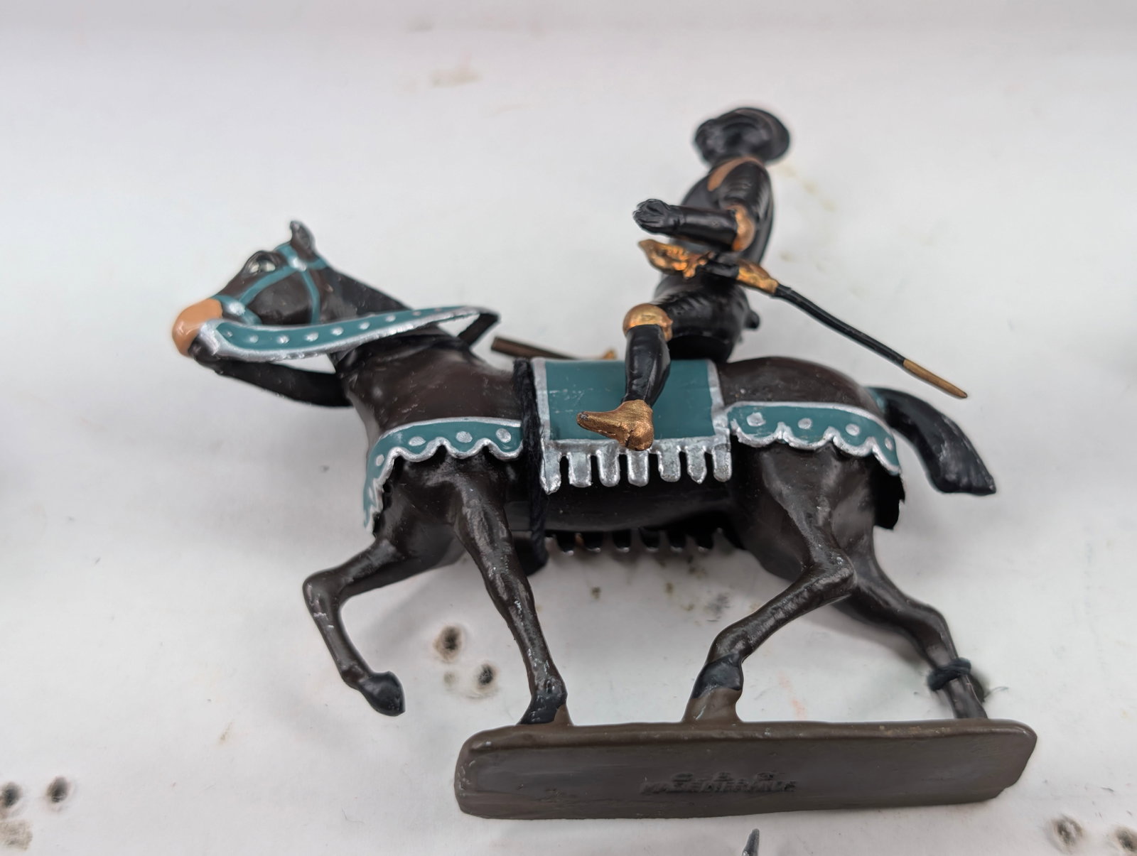C.B.G. MIGNOT MOUNTED KNIGHT SET - 8
