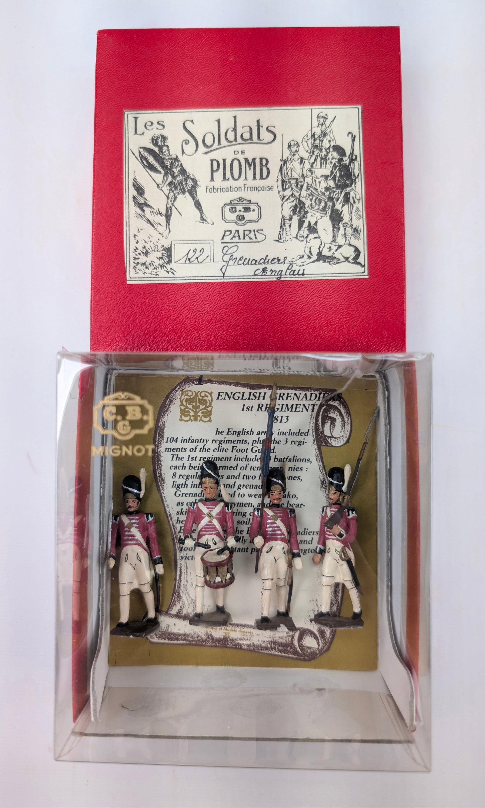 C.B.G. MIGNOT ENGLISH GRENADIERS: SET REMAINS IN GOOD CONDITION, SHOWING SOME LIGHT TYPICAL WEAR.