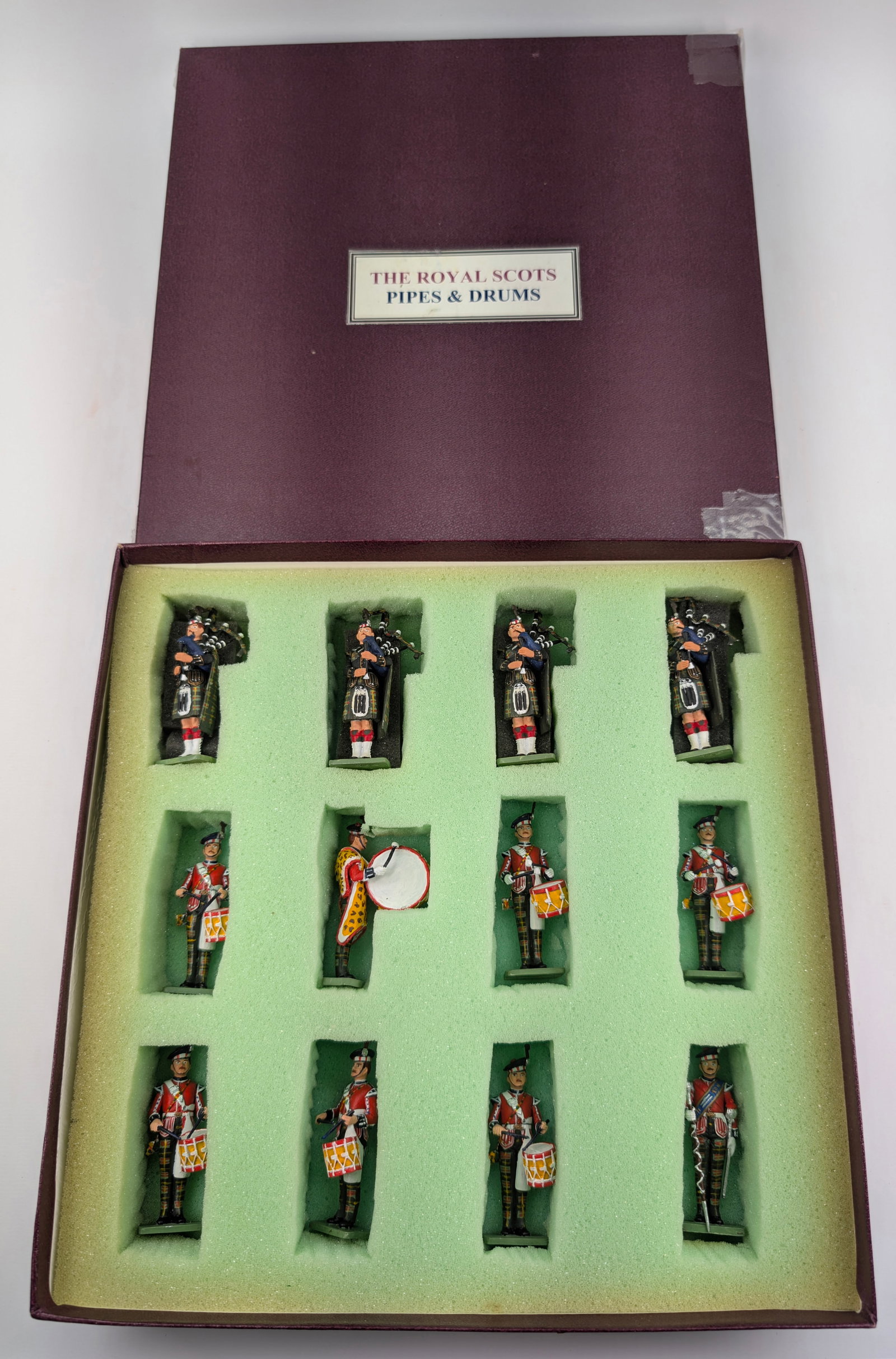TABUNY SIGNED HAND PAINTED ROYAL SCOTS PIPES & DRUMS (1 of 9)
