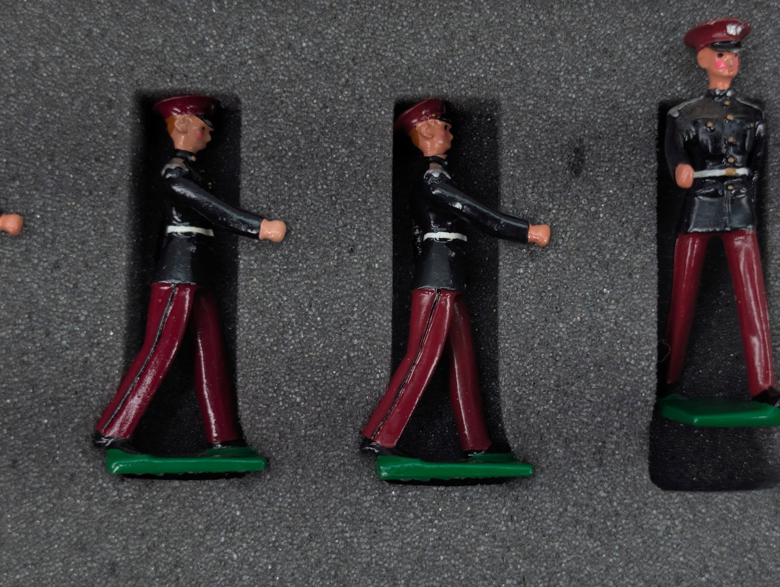 FENNCAST FIGURES SOLDIER SET MARCHING - 3