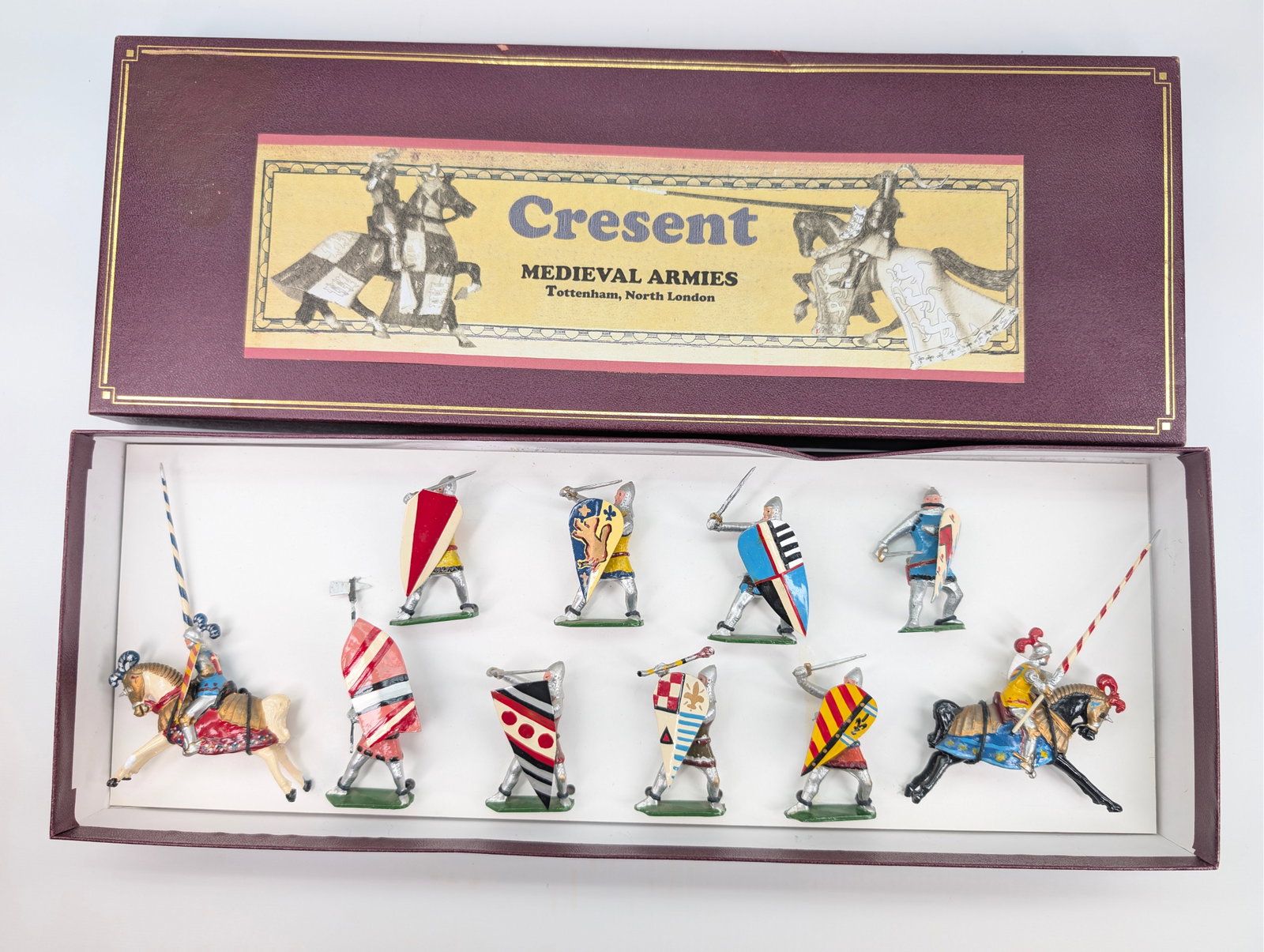 CRESCENT MEDIEVAL ARMIES KNIGHT SET W/ BOX (1 of 9)
